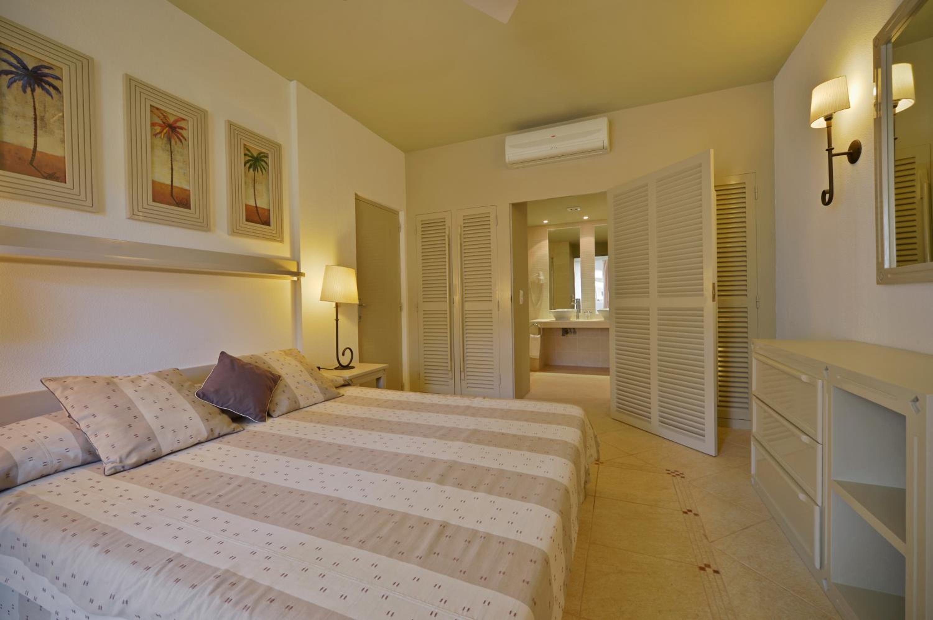 Double or Twin Room with Partial Sea View