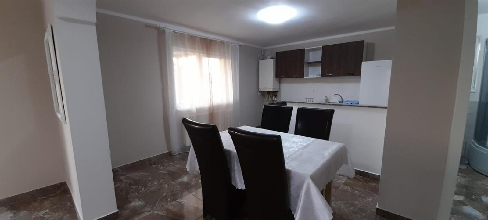 Two-Bedroom House - Photo 4