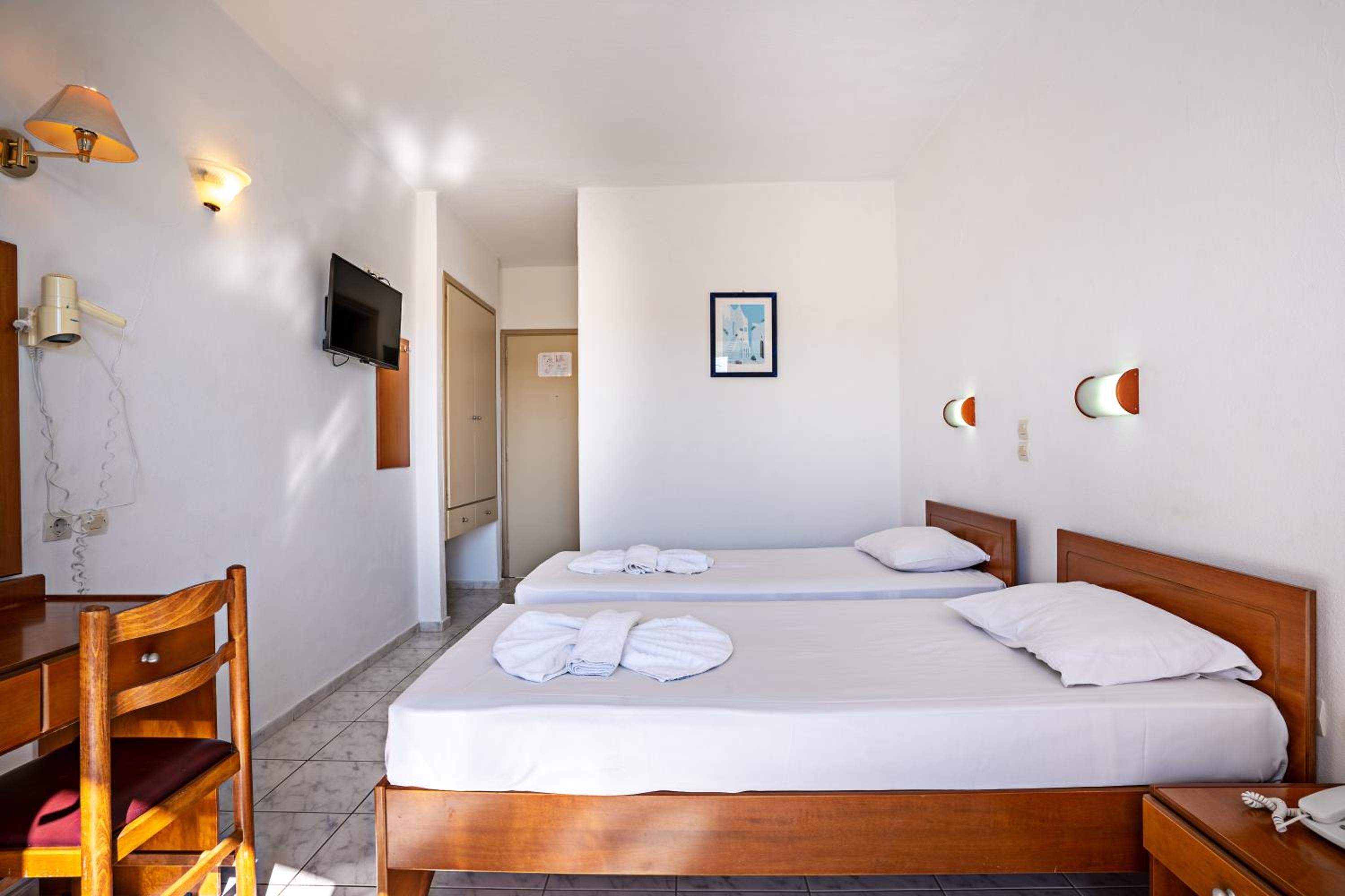 Budget Twin Room photo 2
