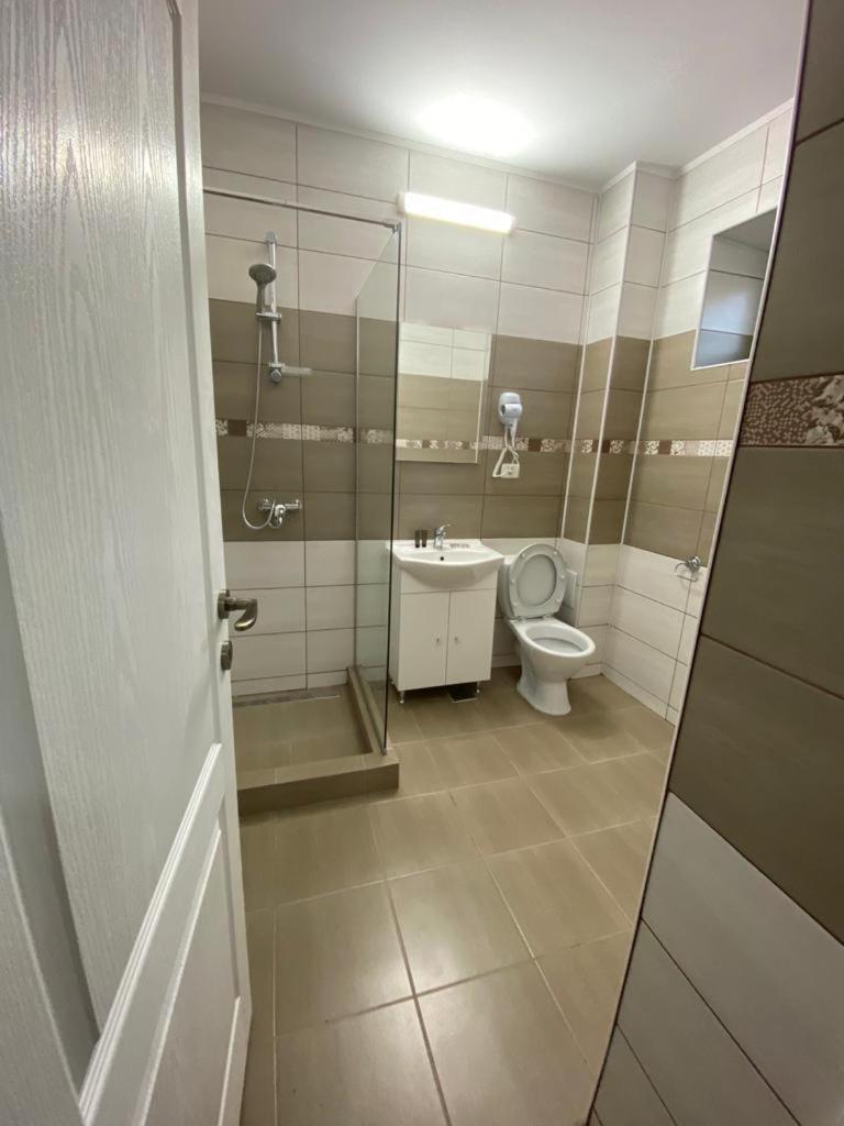 Deluxe Queen Room - Photo 6