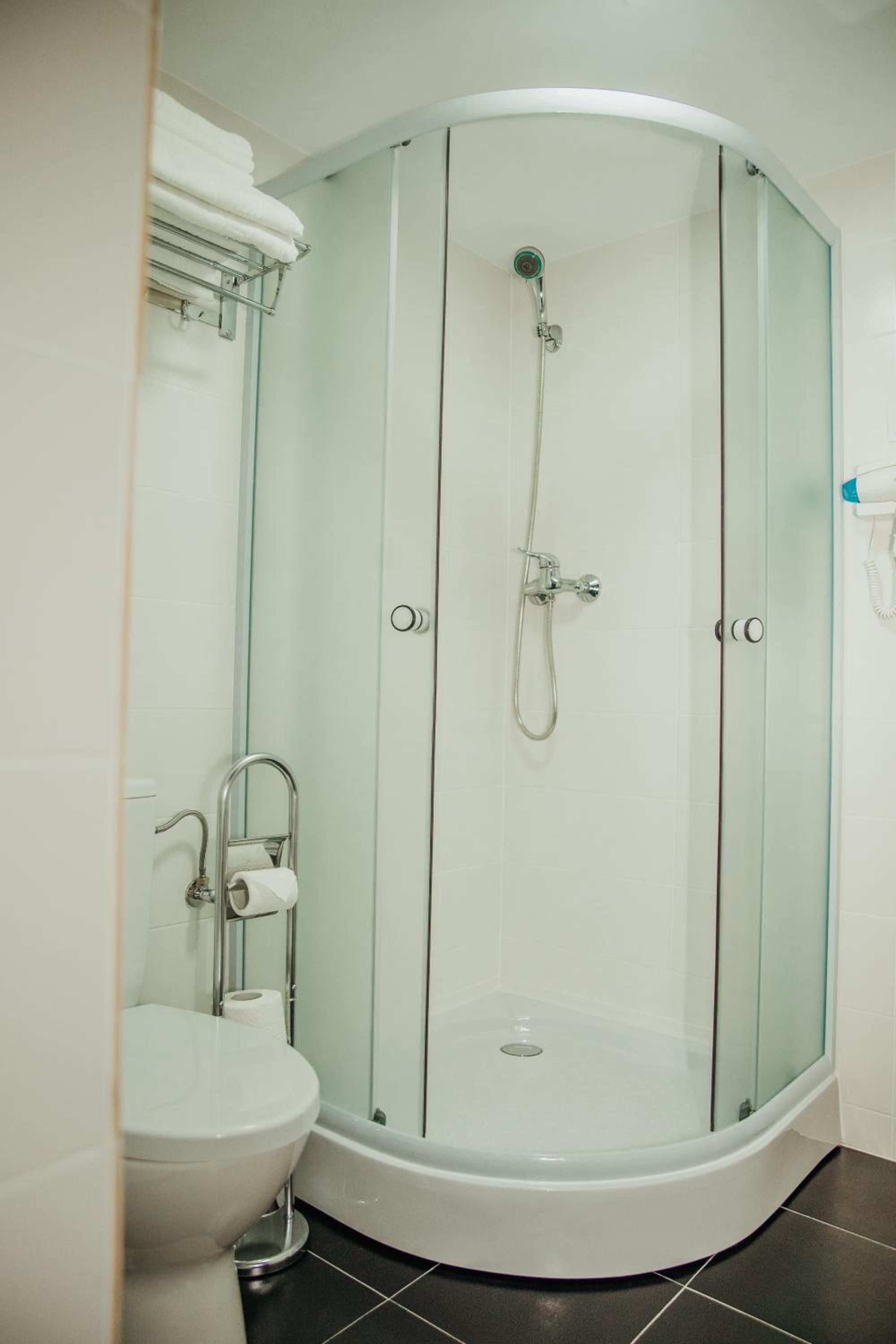 Double or Twin Room with Balcony - Photo 4