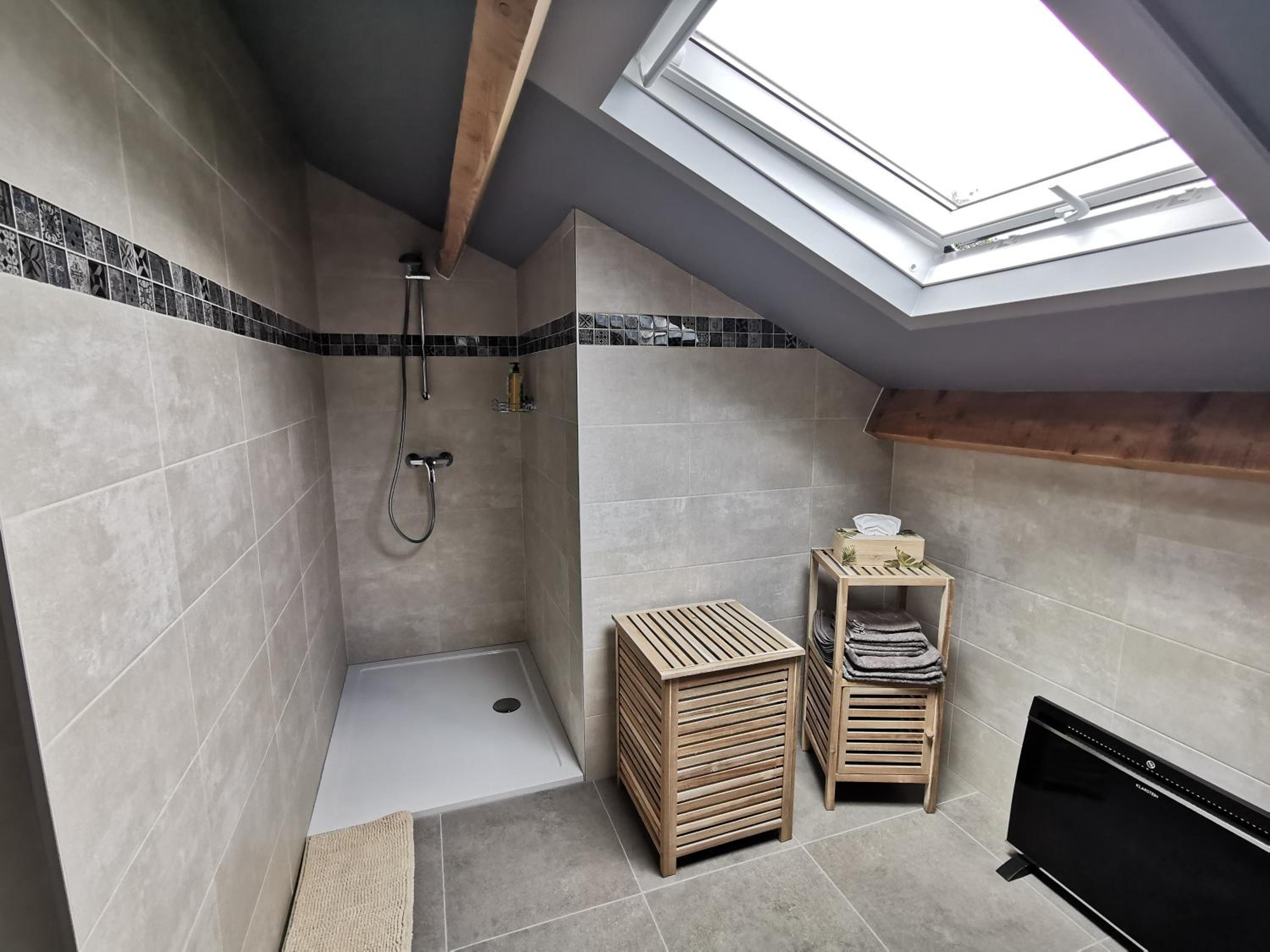 Triple Room with Private Bathroom photo 3