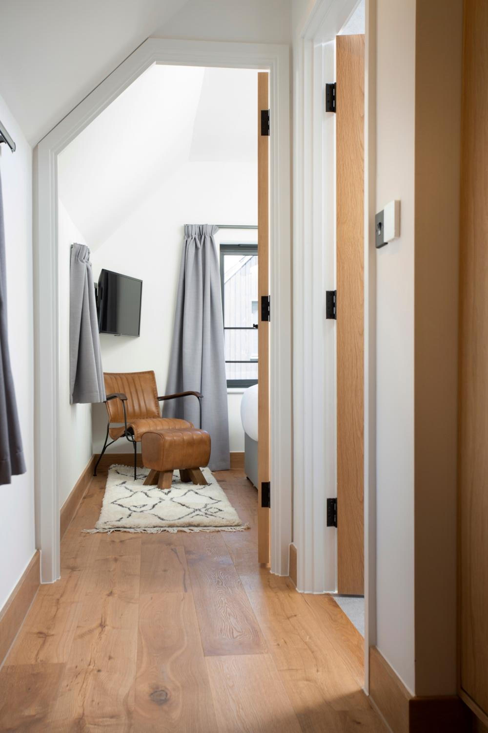 Apartment - Split Level - Photo 5