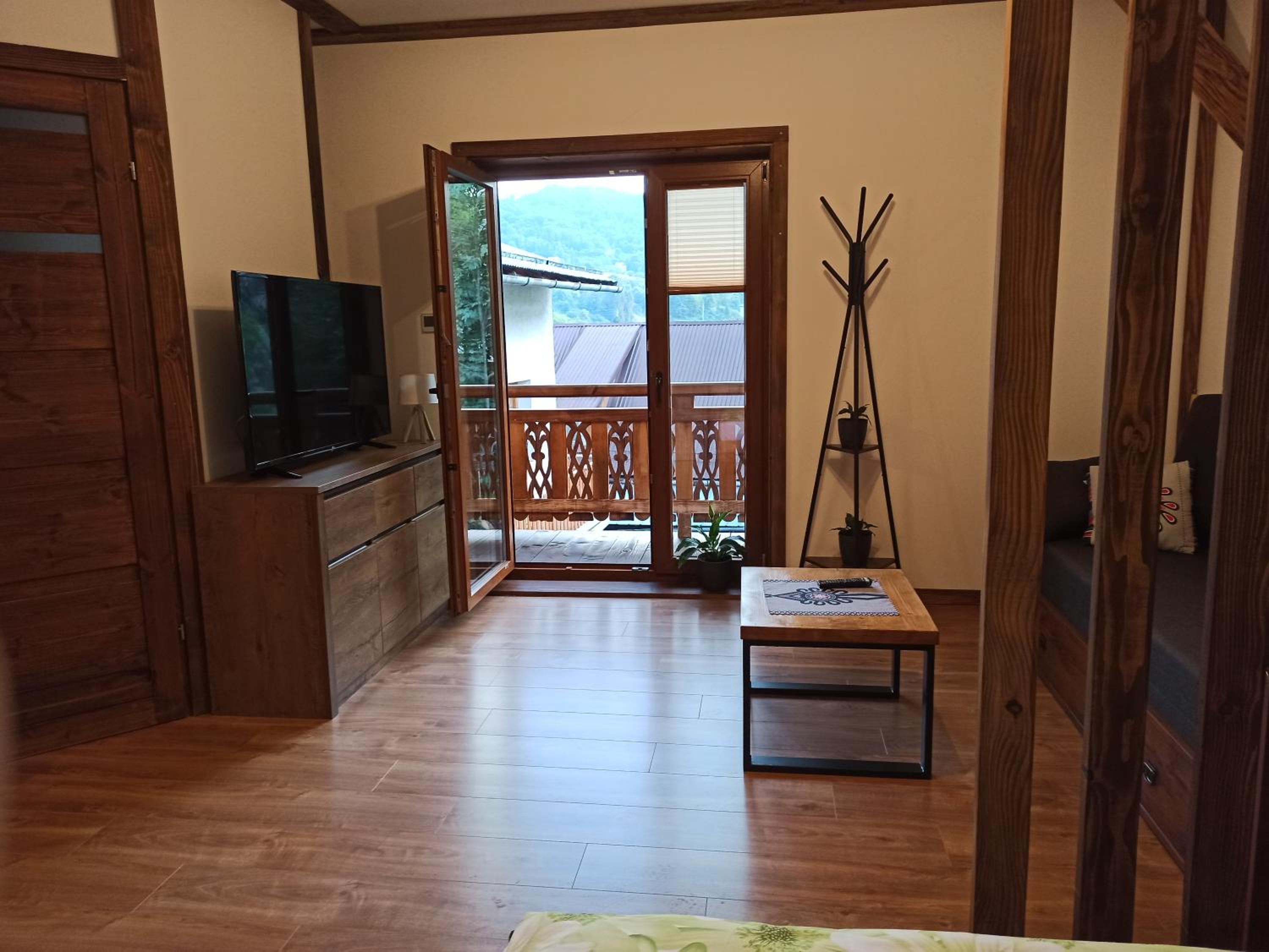 Apartment with Balcony photo 2
