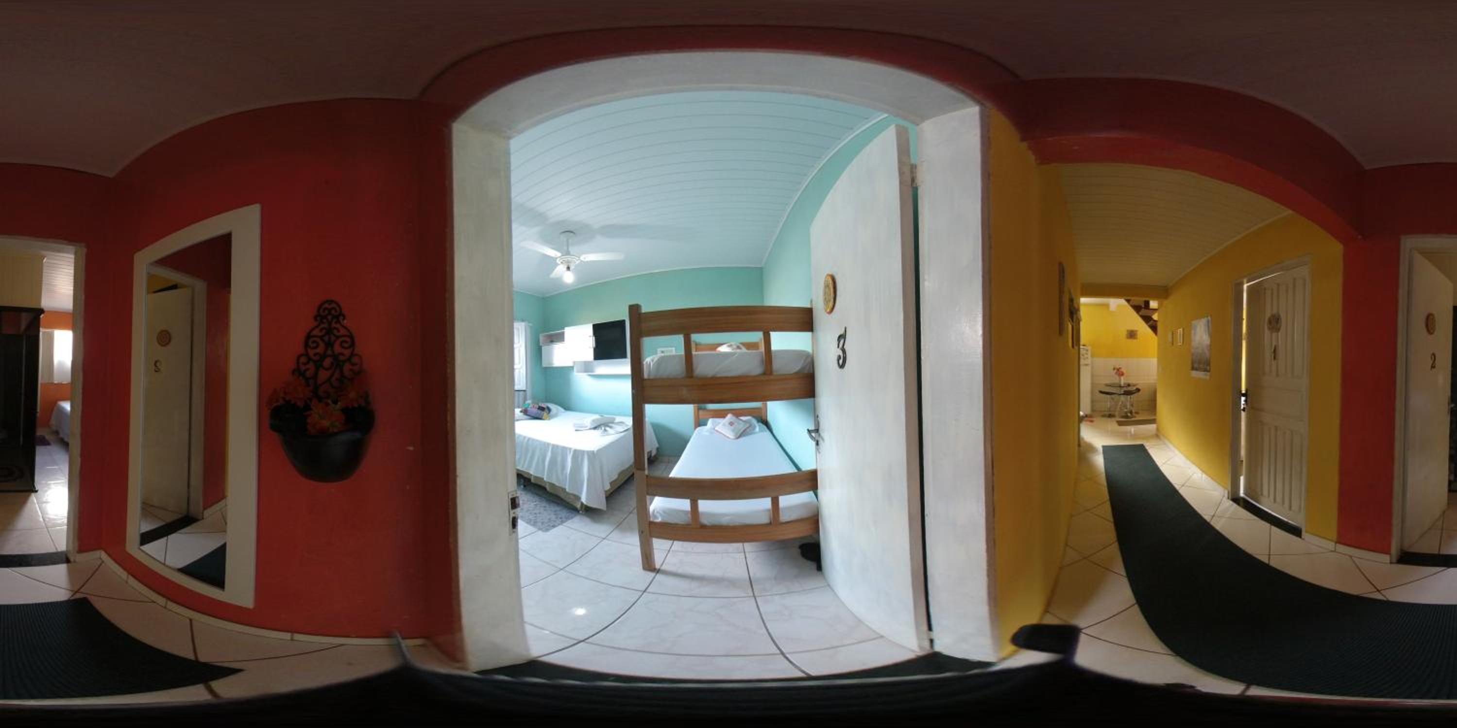 Quadruple Room with Private Bathroom photo 3