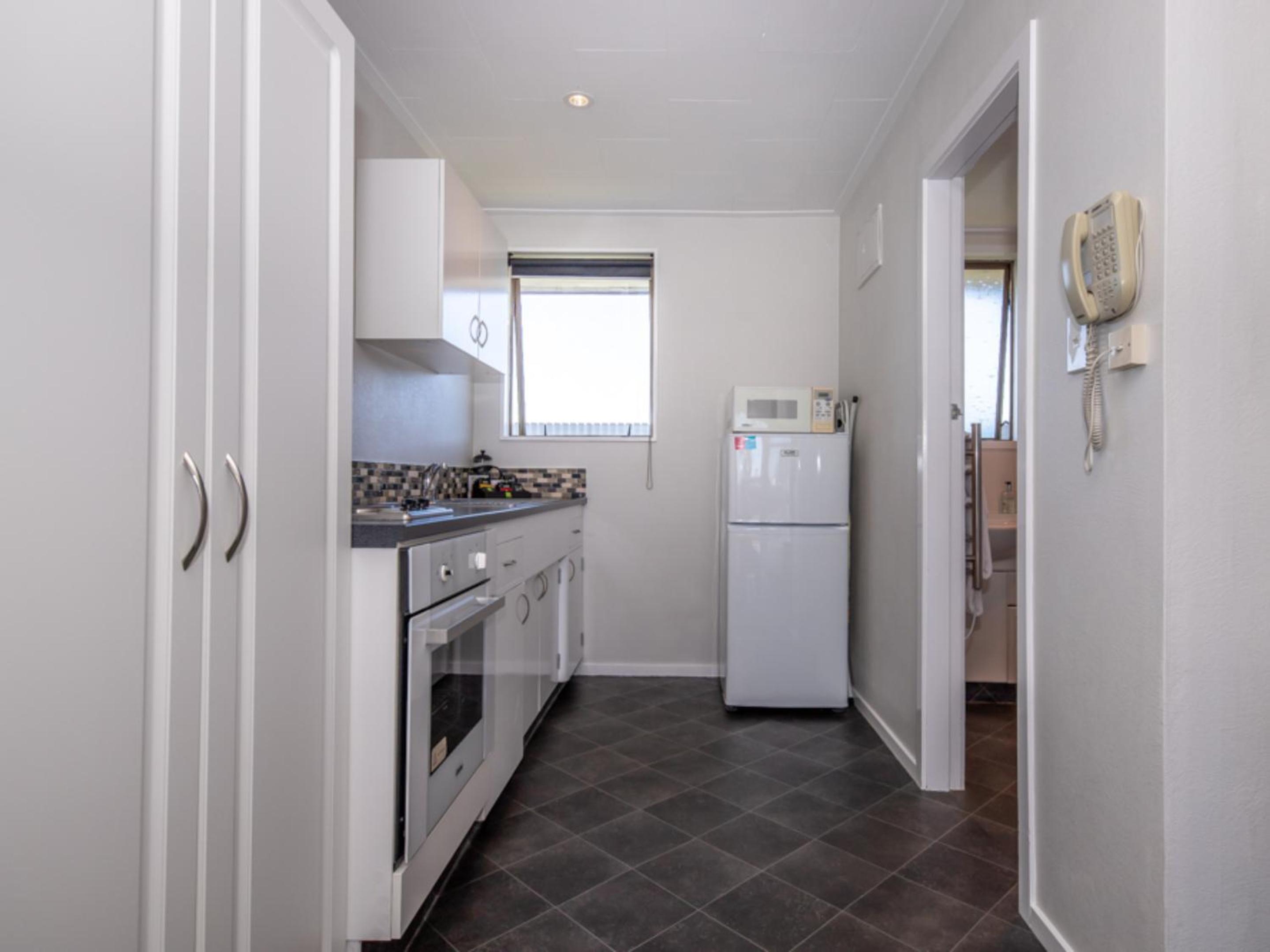 Studio (3 Adults) - Photo 10