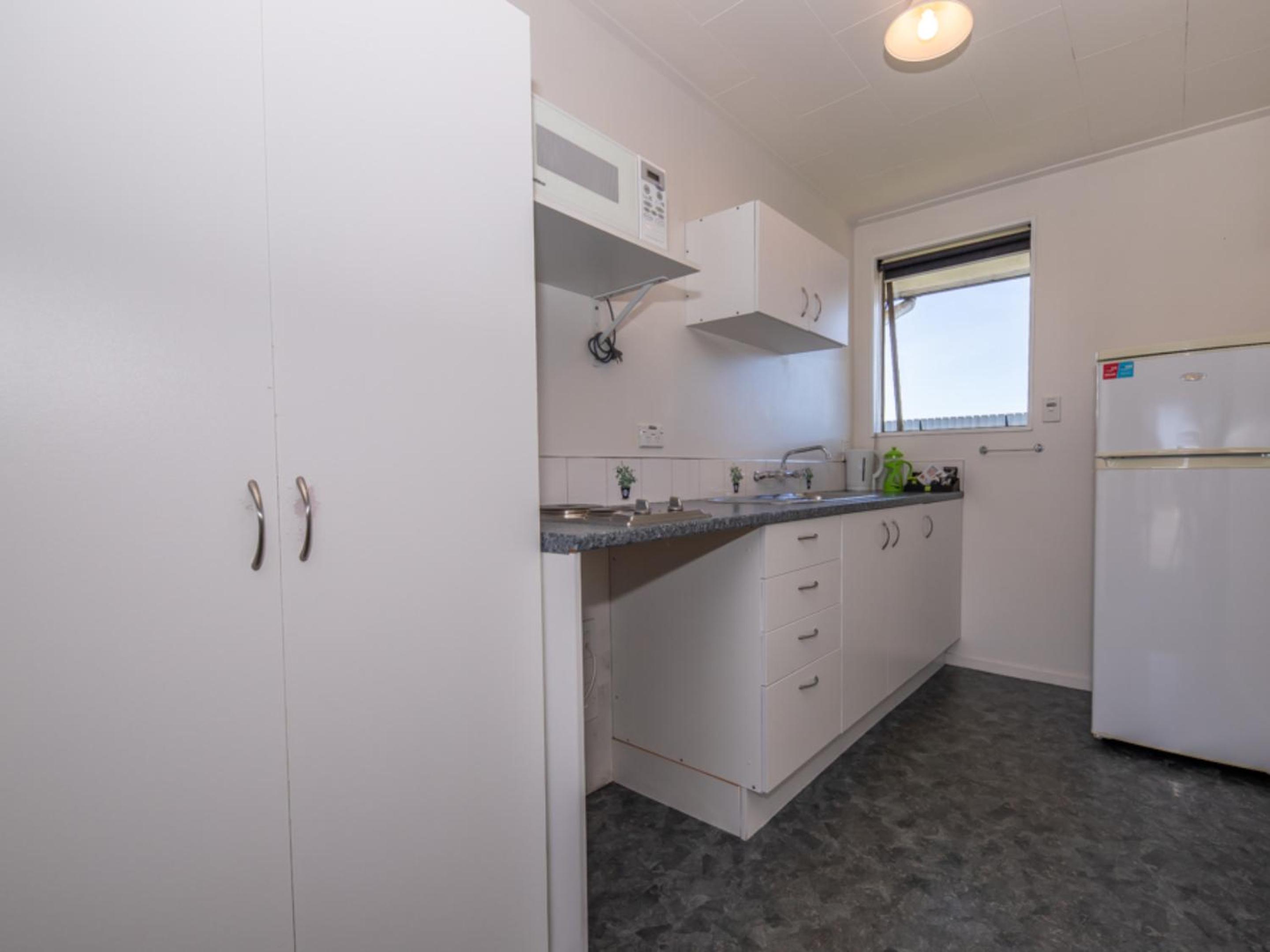 Studio (3 Adults) - Photo 9