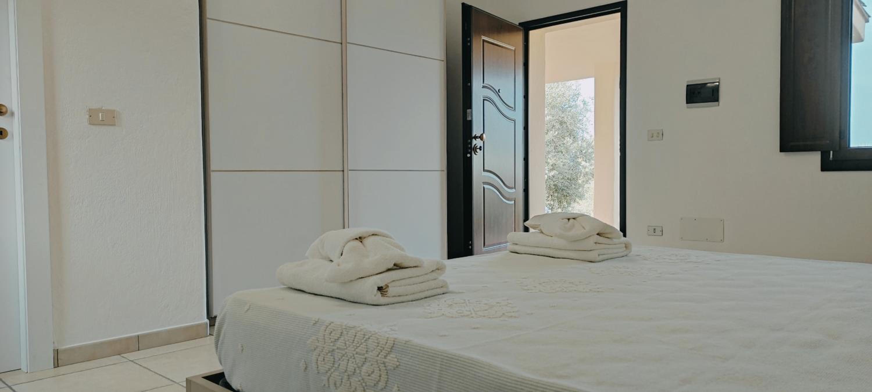 Deluxe Room (2 Adults + 1 Child) photo 3