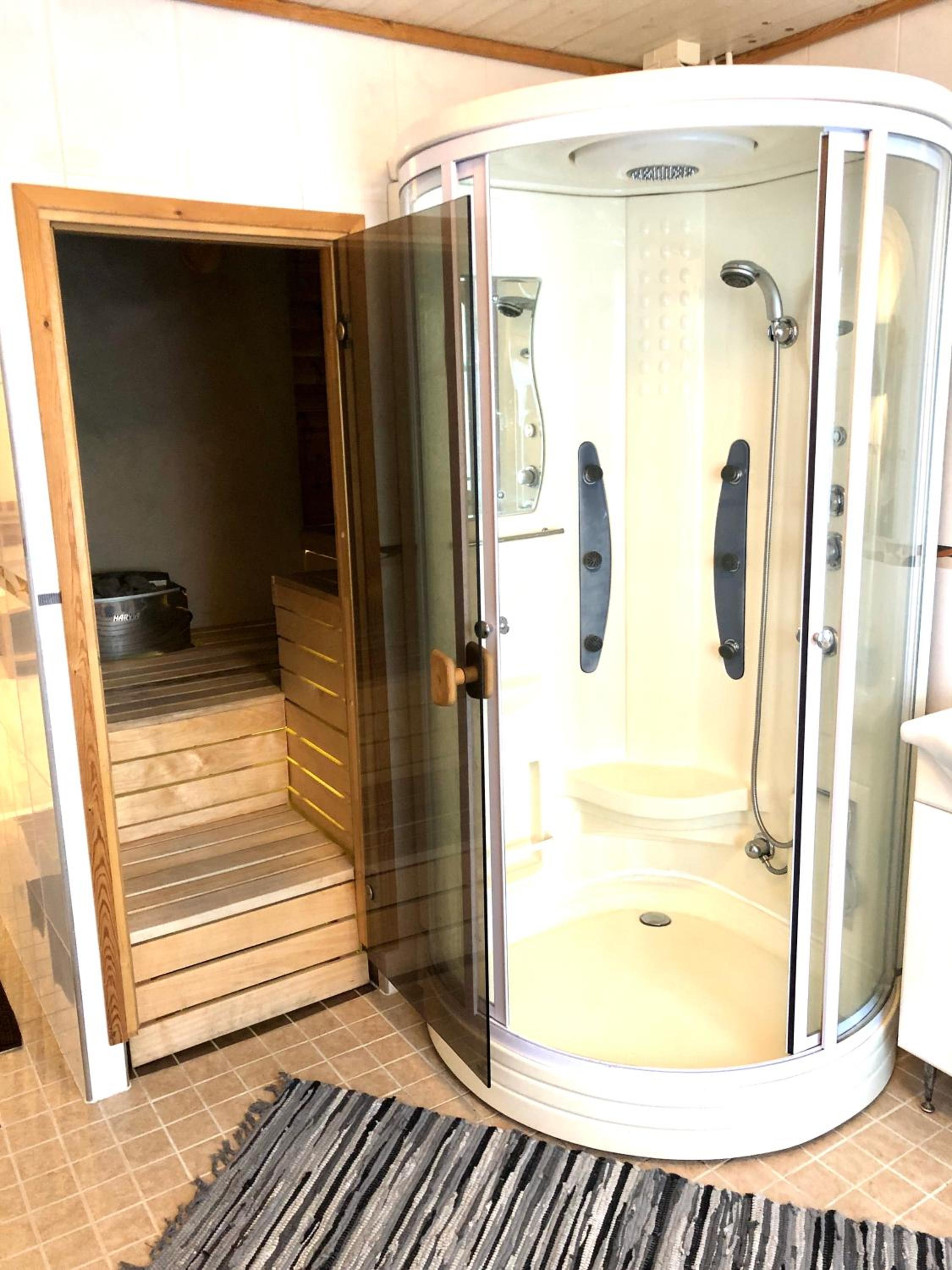 Apartment with Sauna - Photo 11