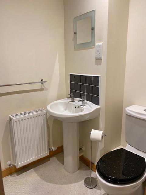 Apartment with Shower - Photo 5