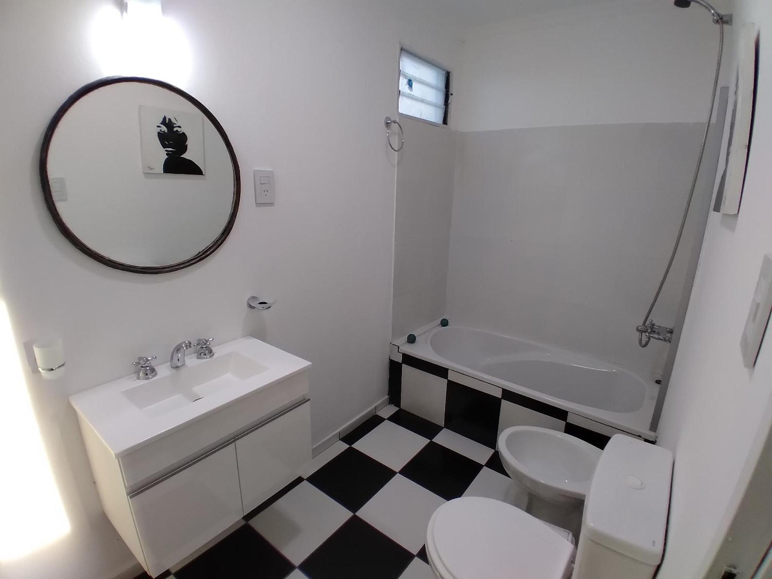 One-Bedroom House photo 2
