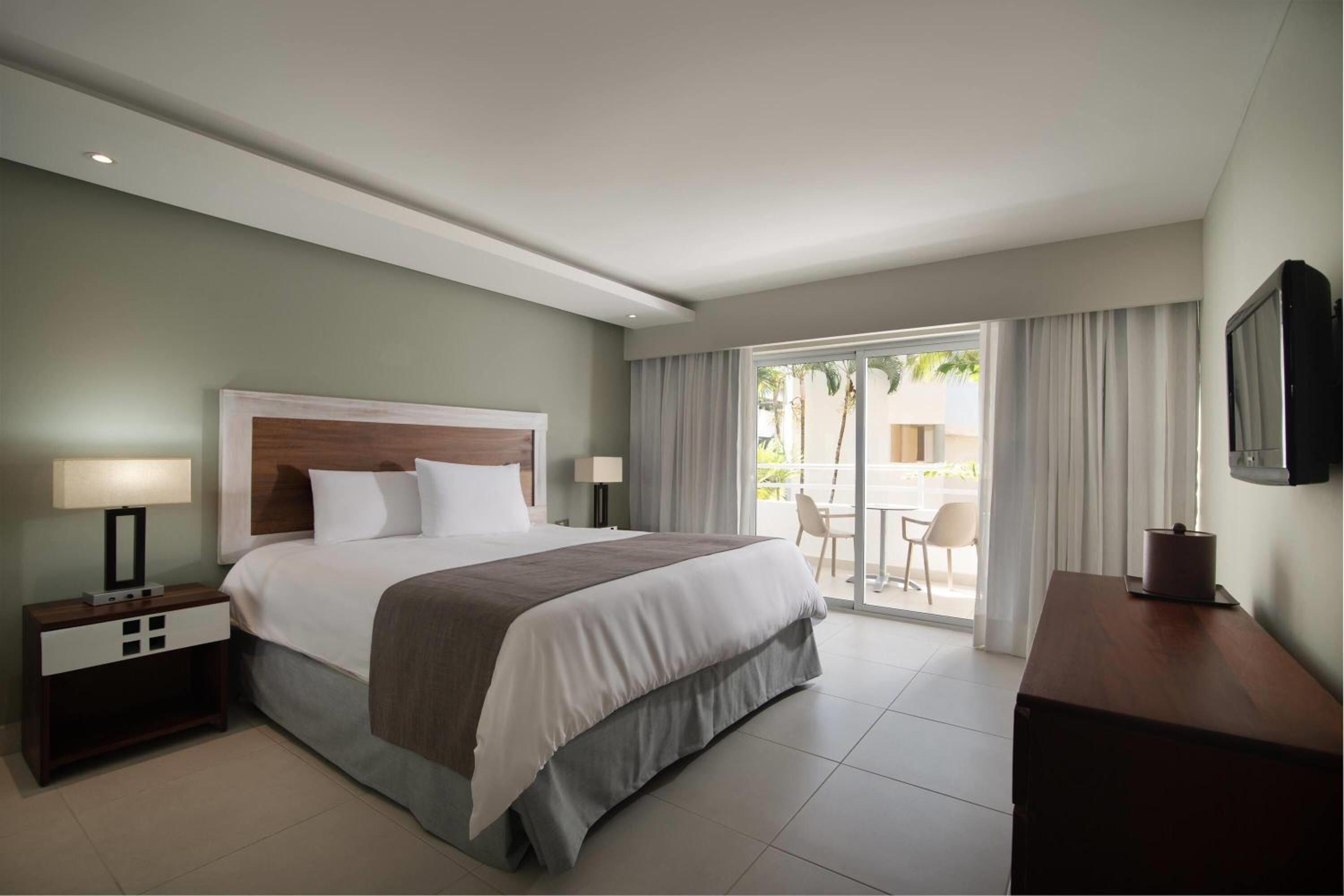 King Room with Garden View - Adults Only/Non-Smoking