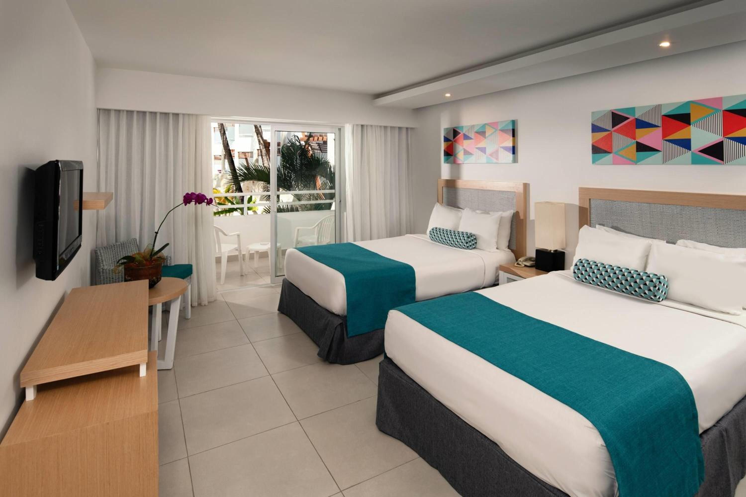 Deluxe Double Room - Mobility Accessible with Pool View and Balcony or Terrace/Non-Smoking