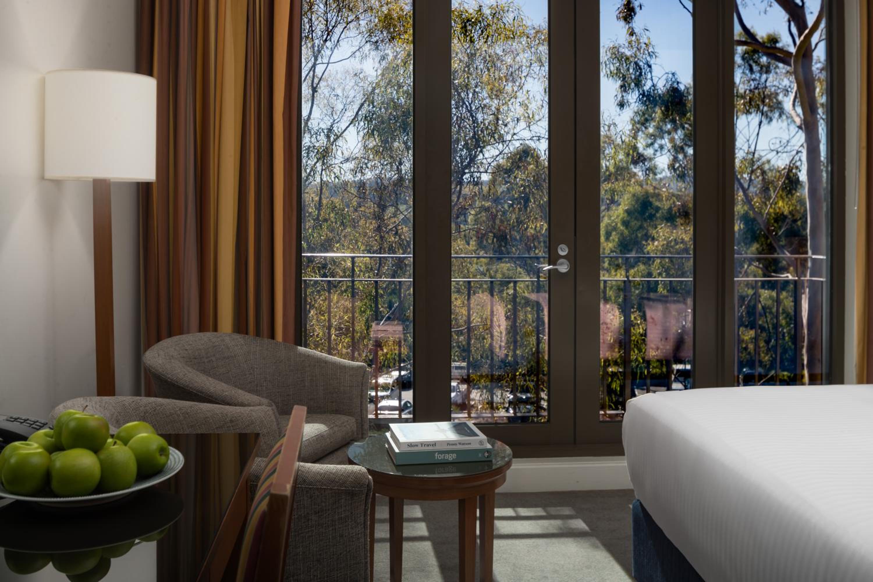 Family Room with Garden View - Photo 4