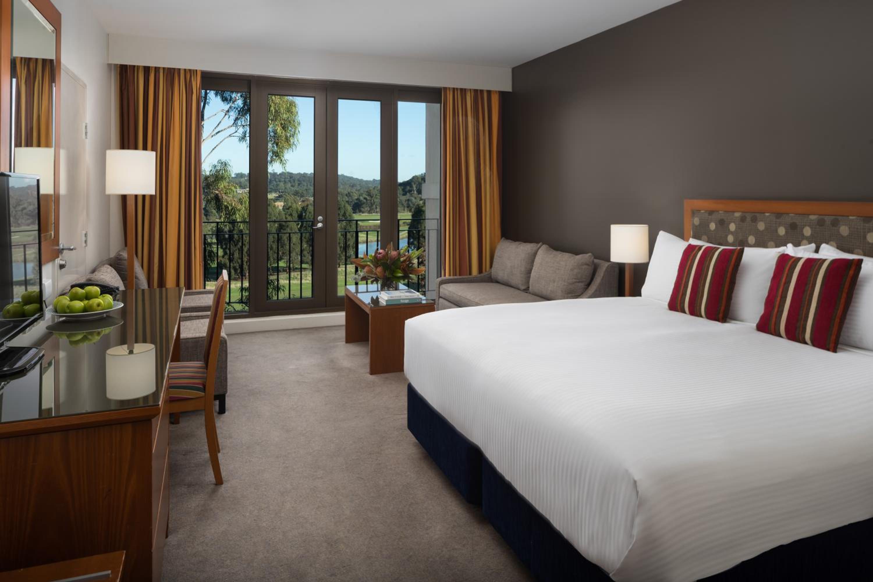 King Room with Golf View - Photo 1