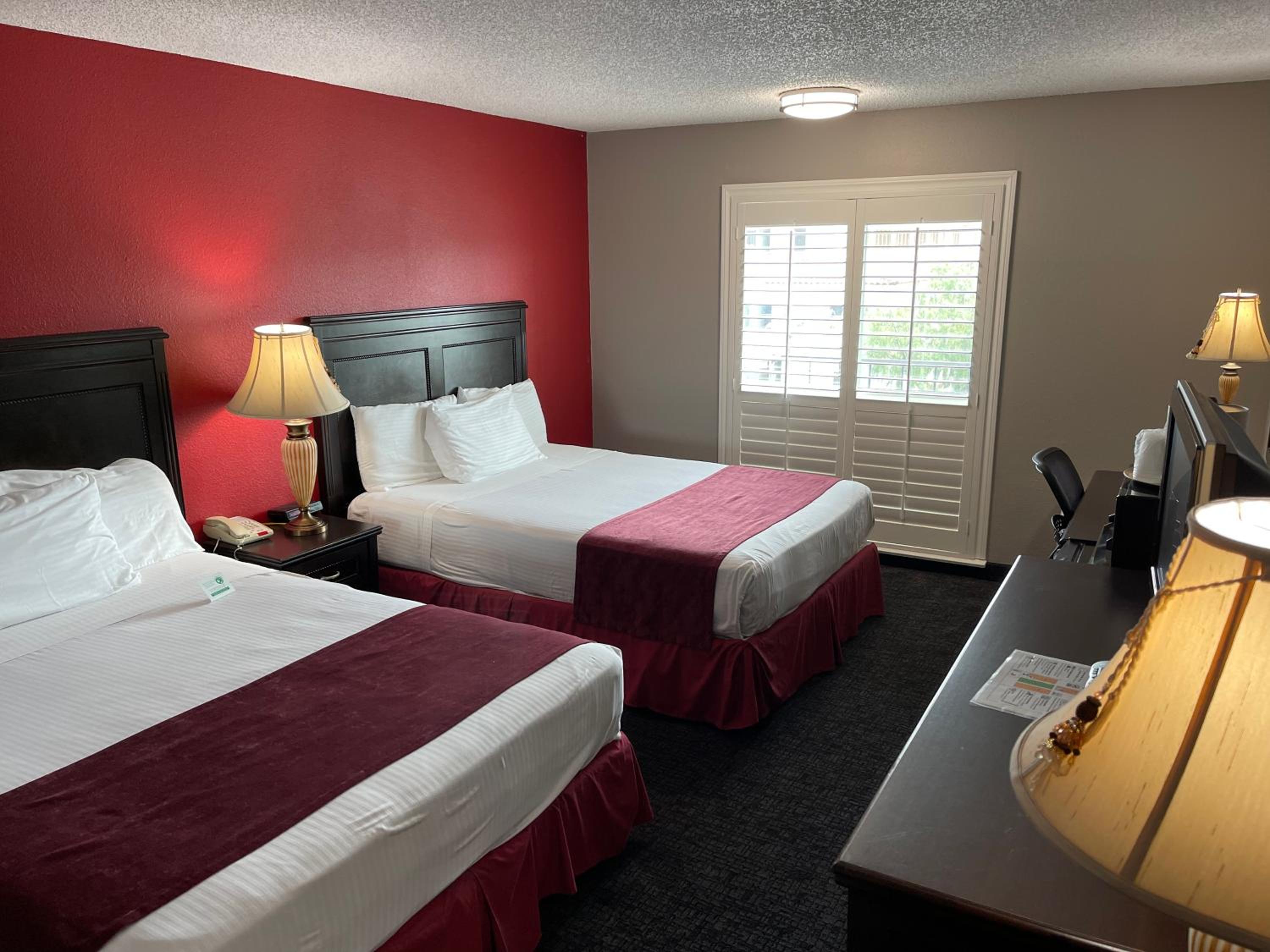 Standard Single Room, 2 Queen Beds, Non-Smoking - Photo 3