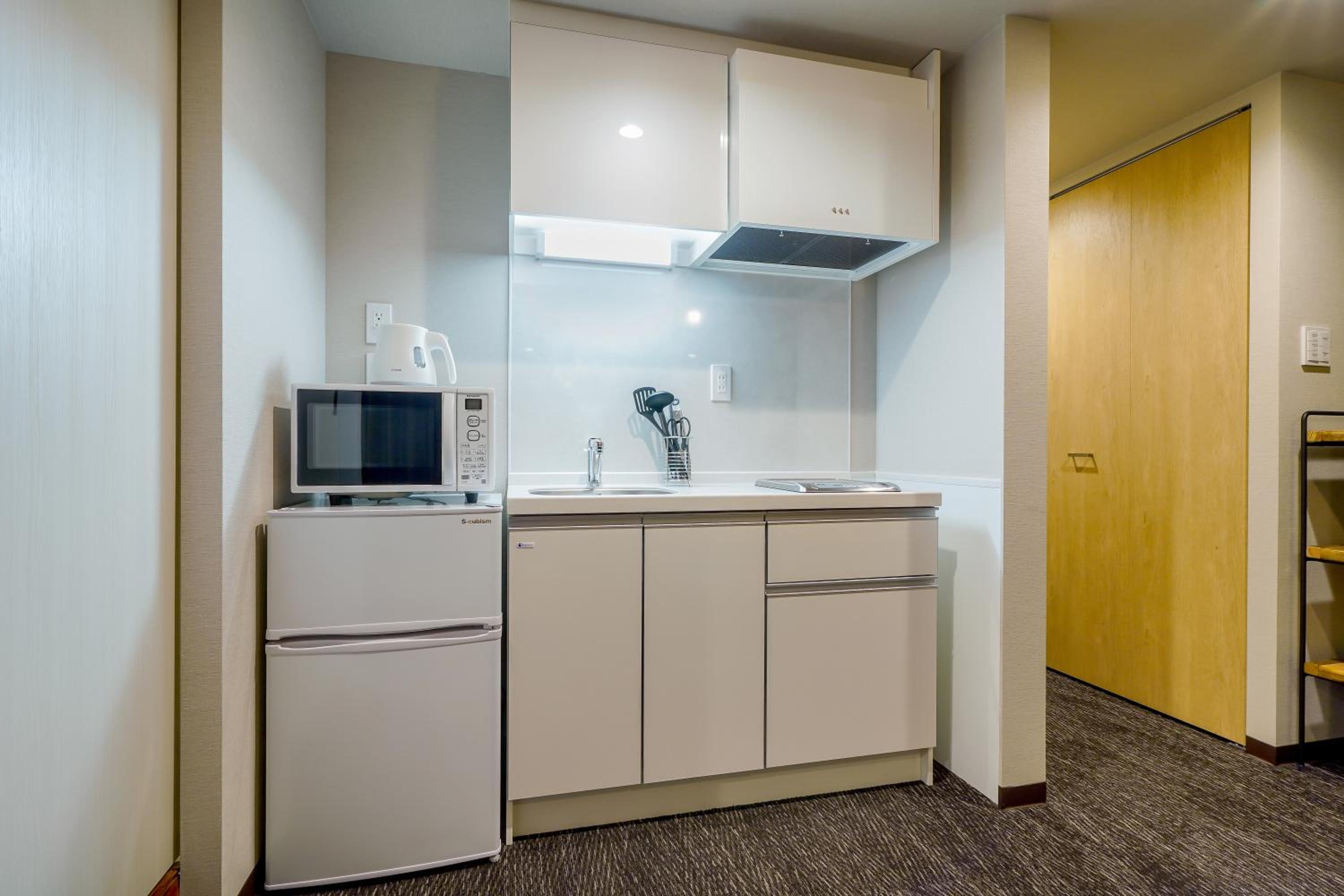 Superior Family with Kitchen - Photo 15