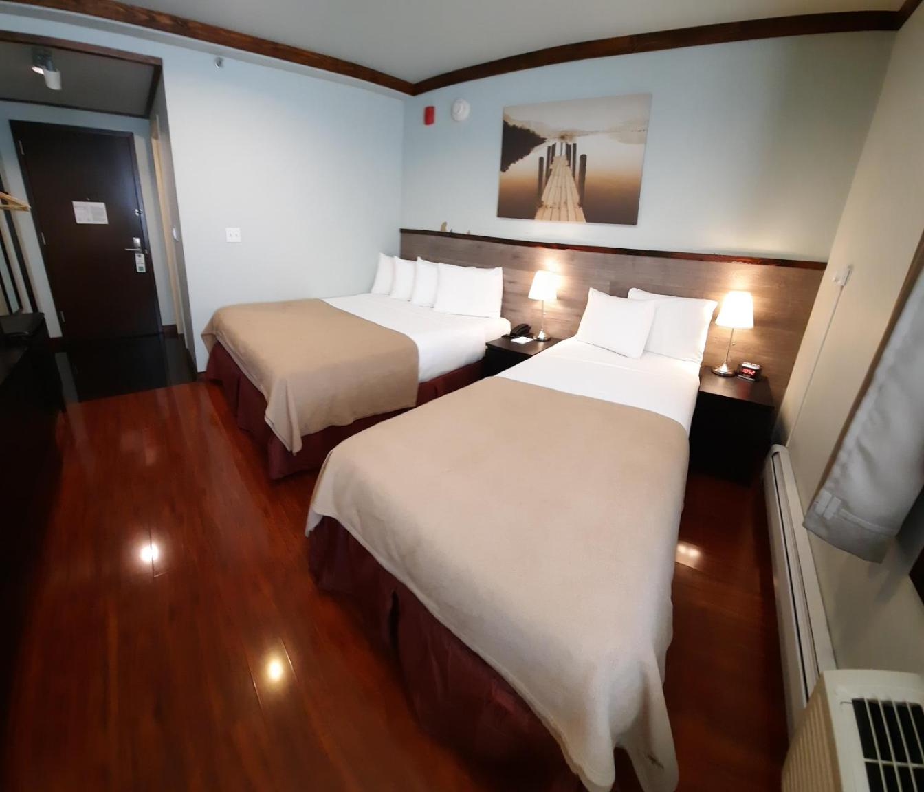 Deluxe Family Suite photo 1
