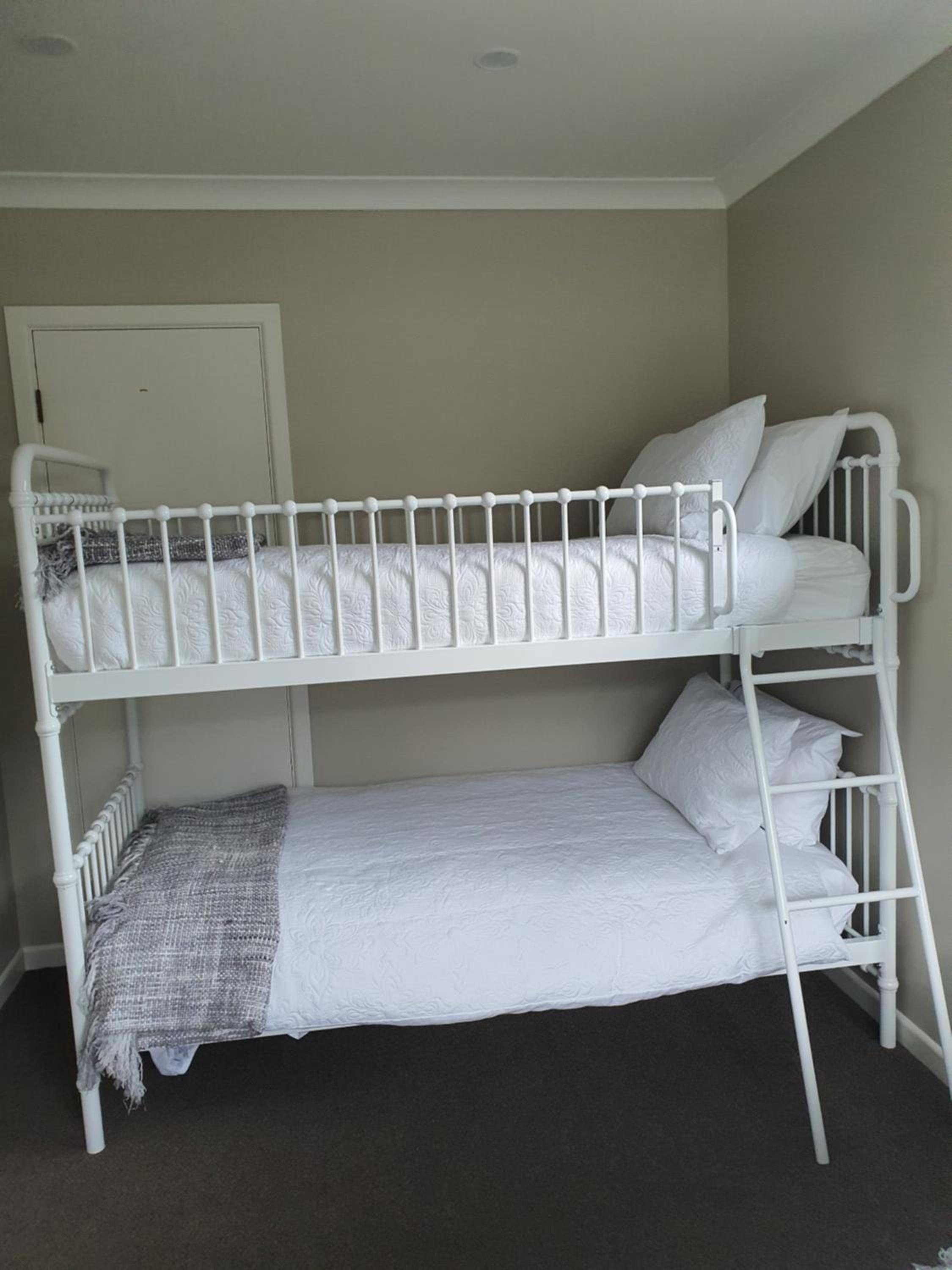 Two-Bedroom House - Photo 1