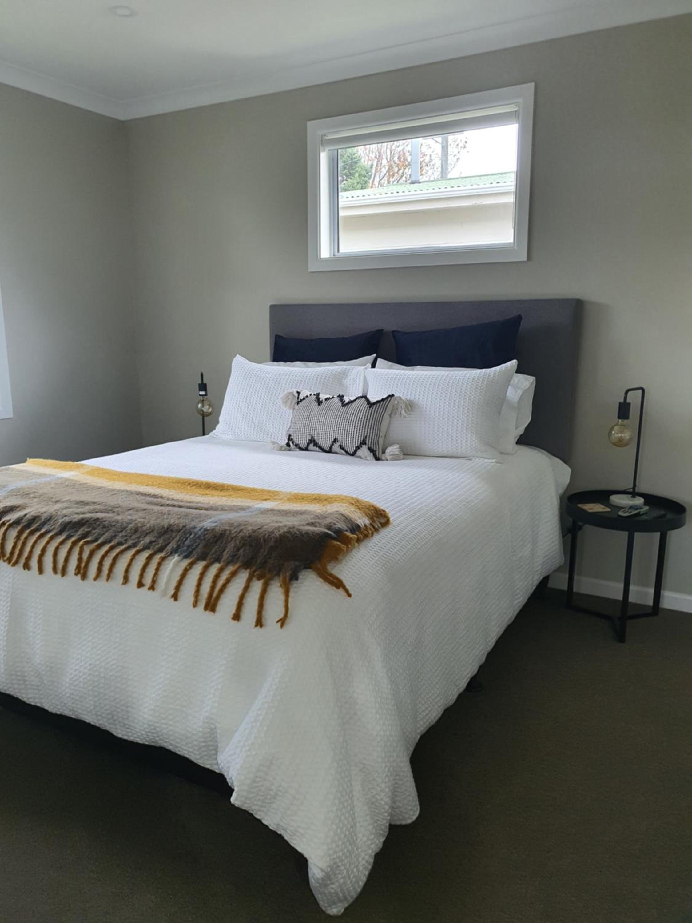 Two-Bedroom House - Photo 4