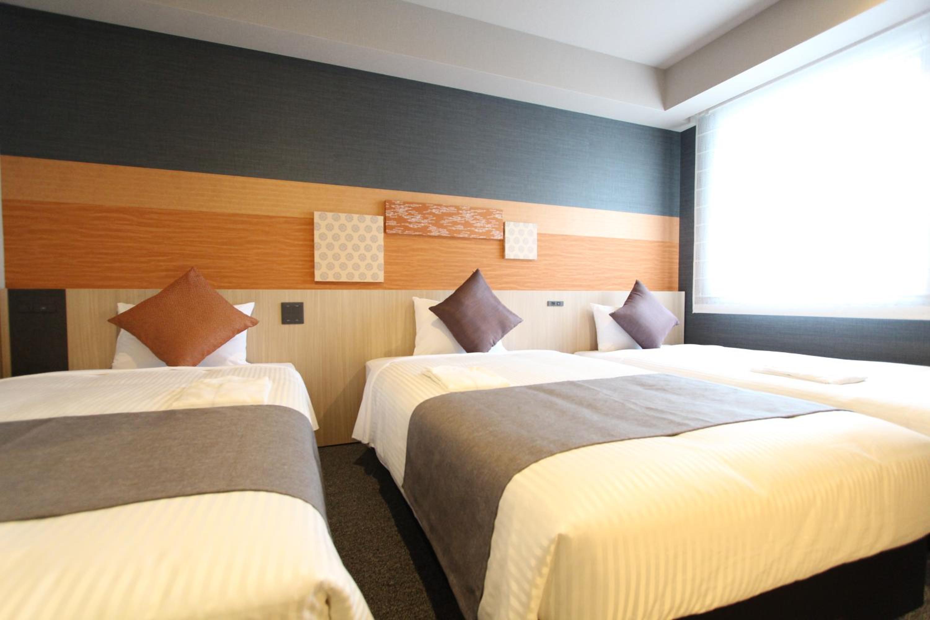 Moderate Twin Room with Sofa bed photo 2