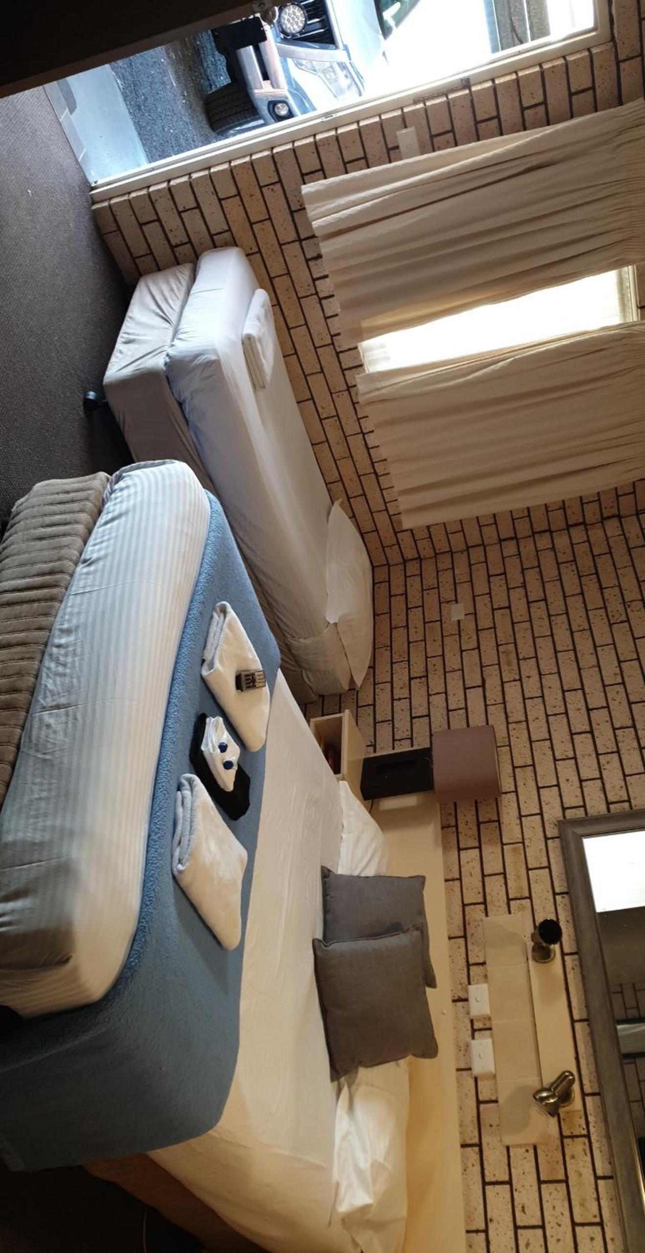 Standard Twin Room - Photo 1