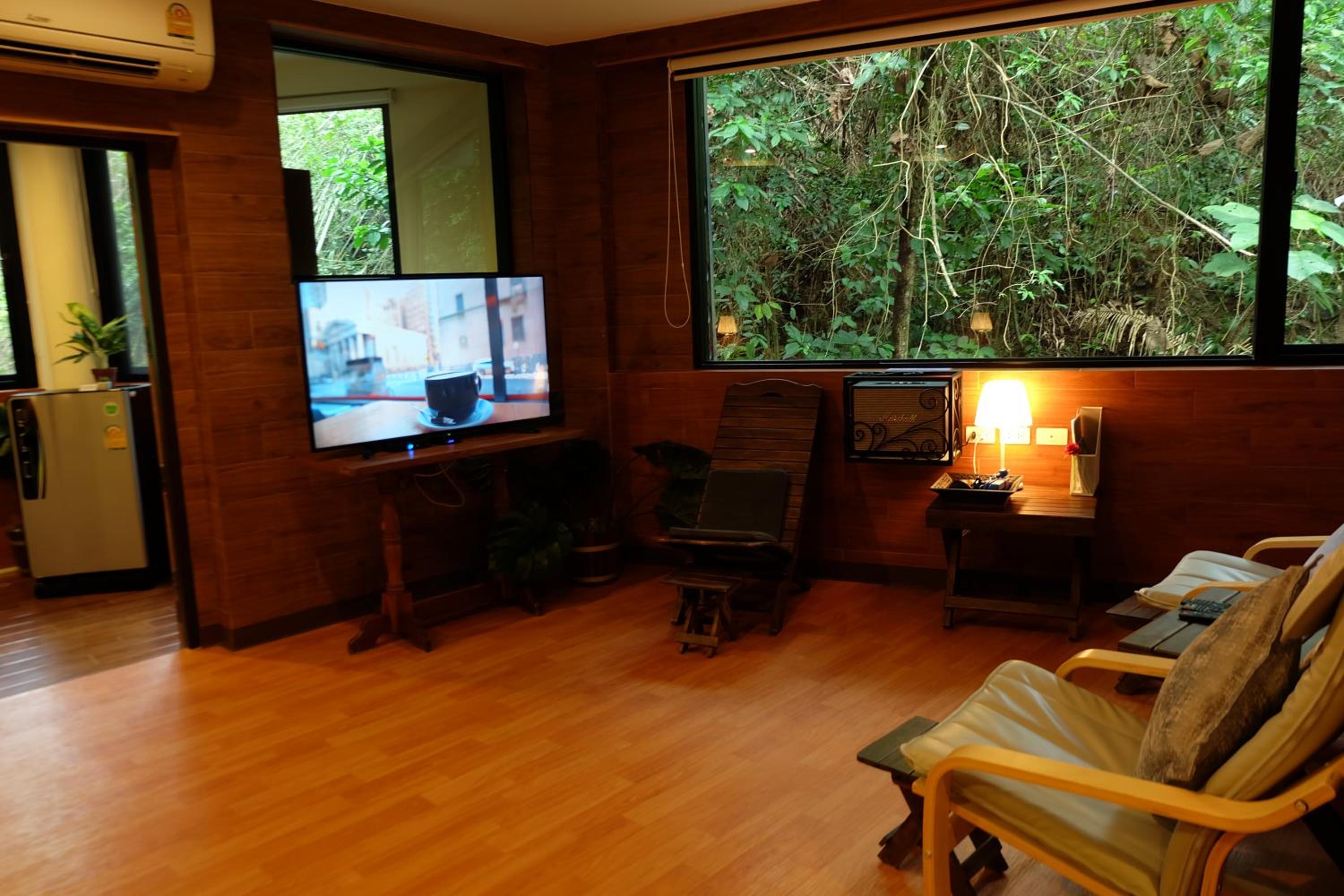 Deluxe Junior Suite - Photo 6