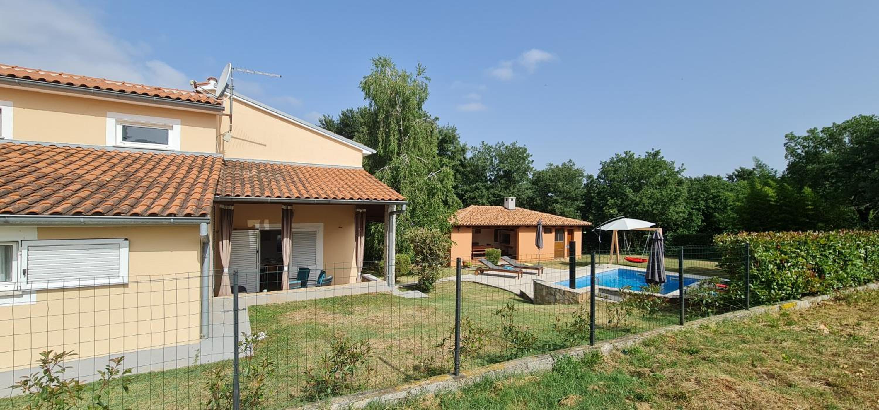 Villa photo 3