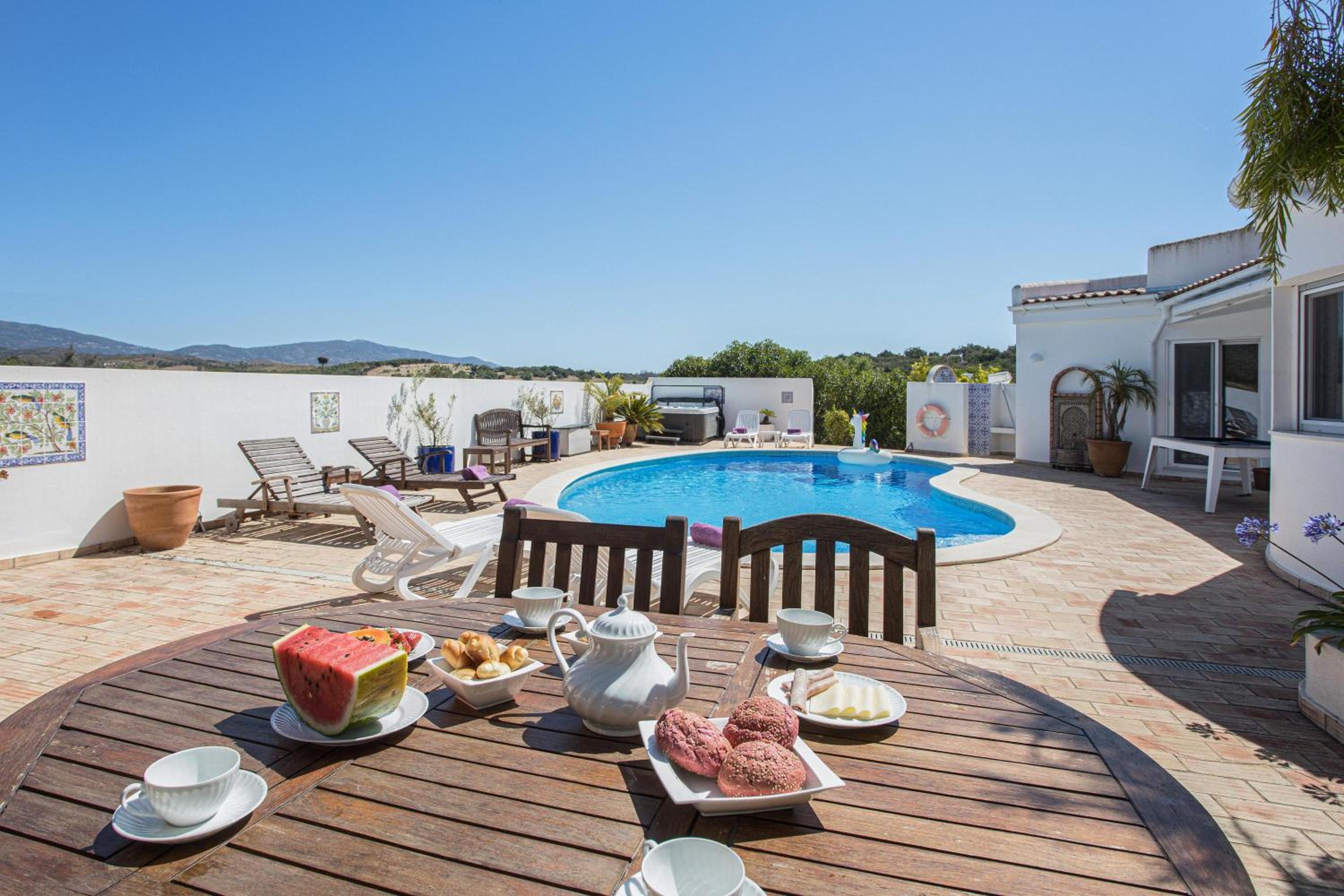 Villa with Garden View - Photo 11