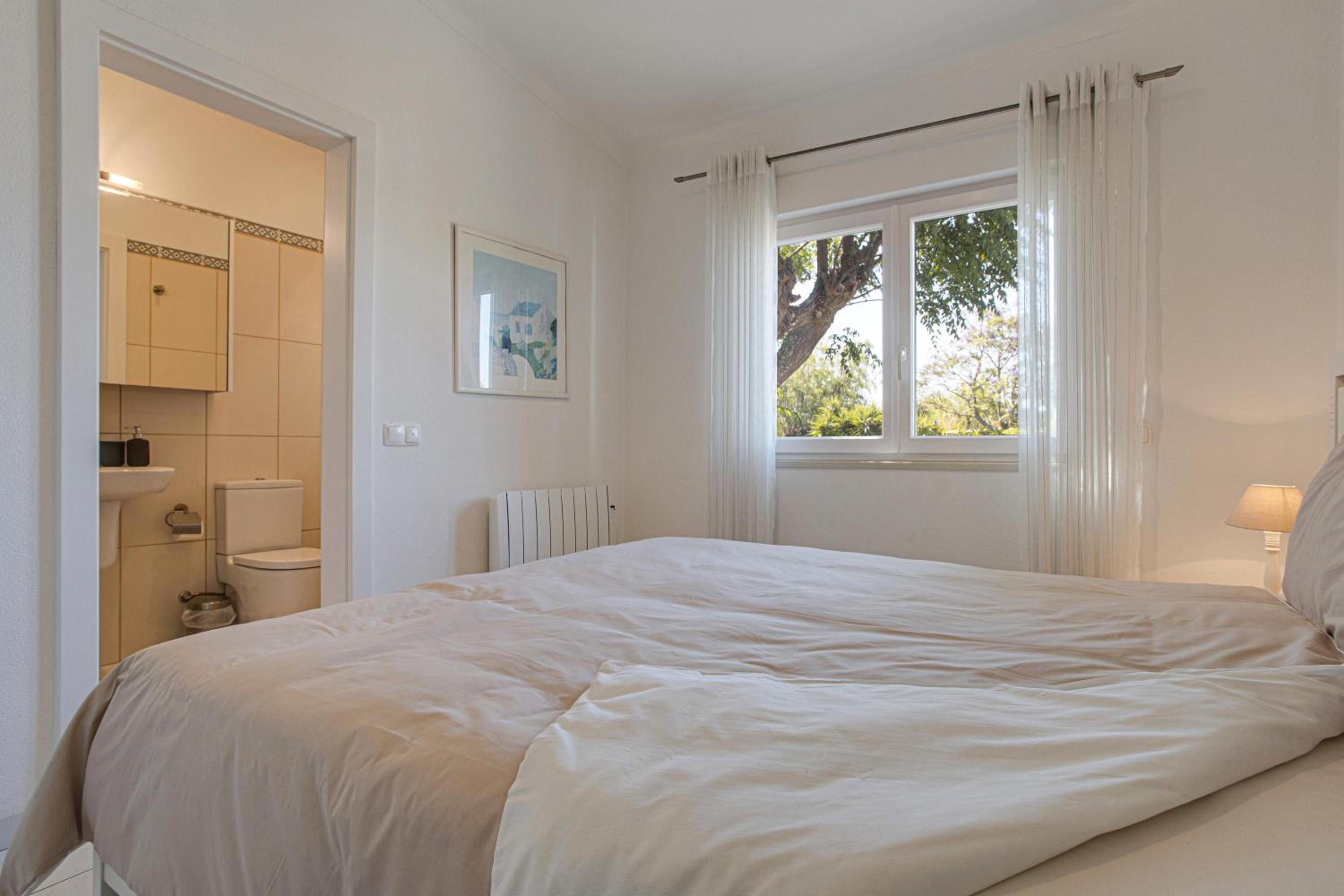 Villa with Garden View - Photo 5