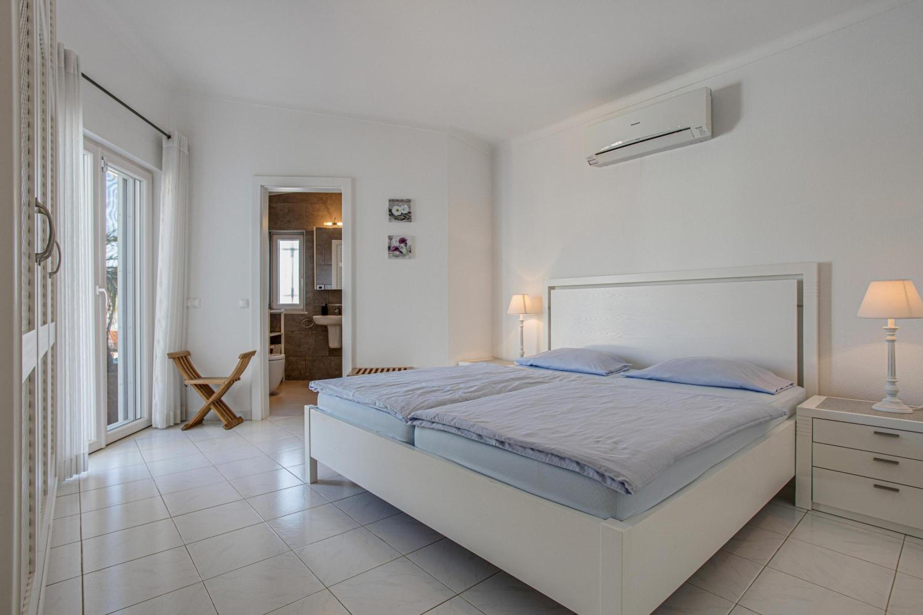 Villa with Garden View - Photo 29