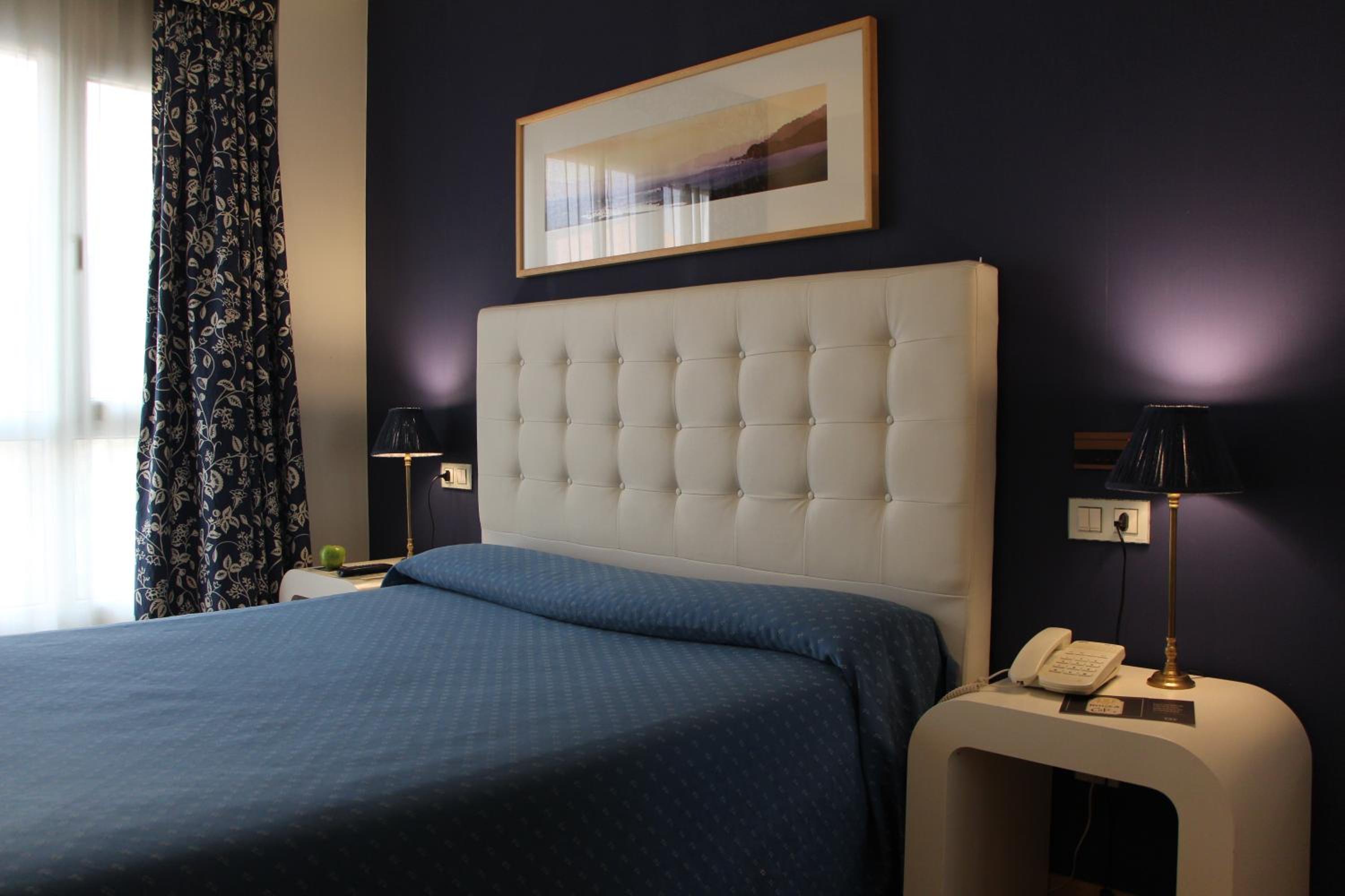 Double Room - Photo 7
