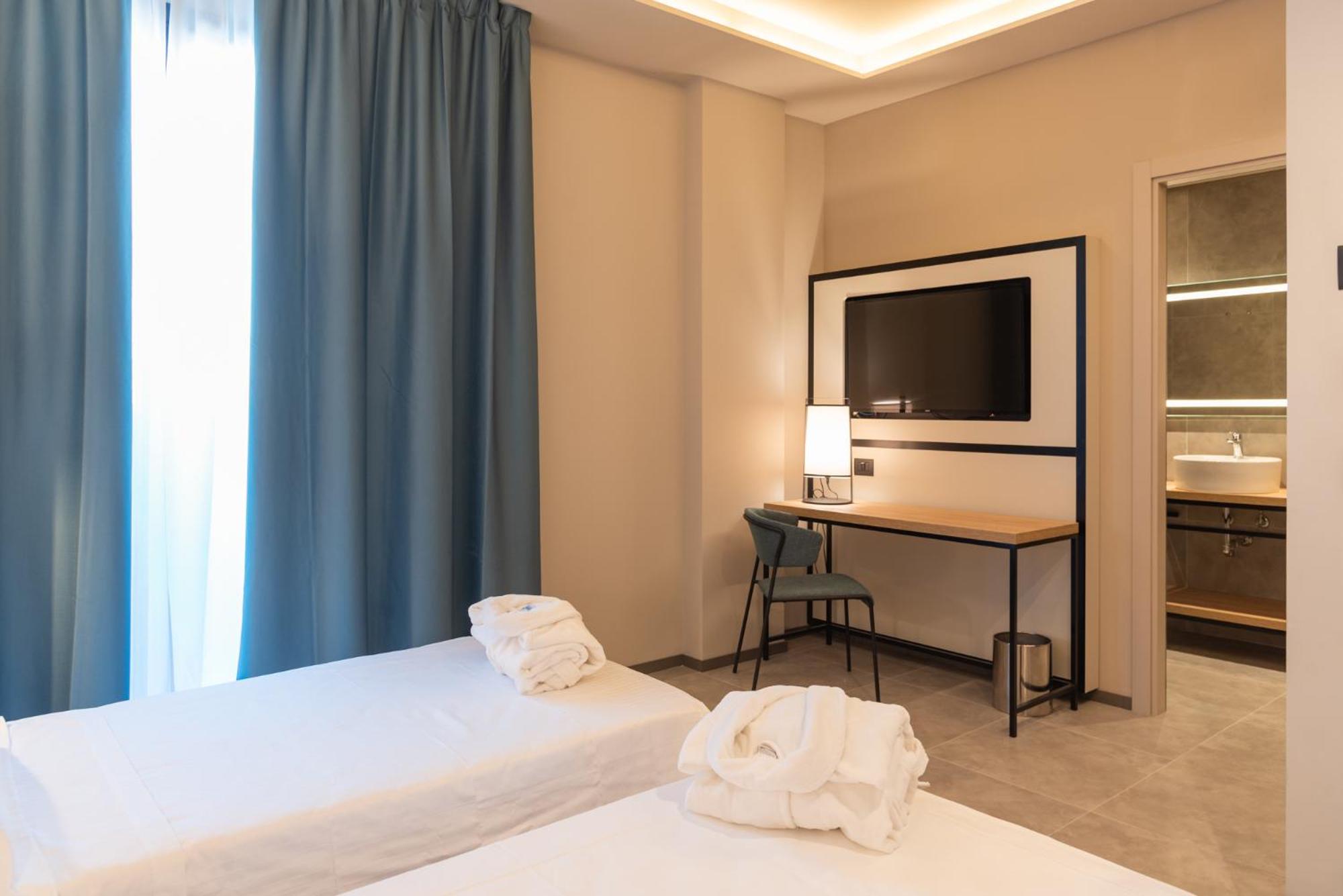 Superior Double or Twin Room - Photo 5
