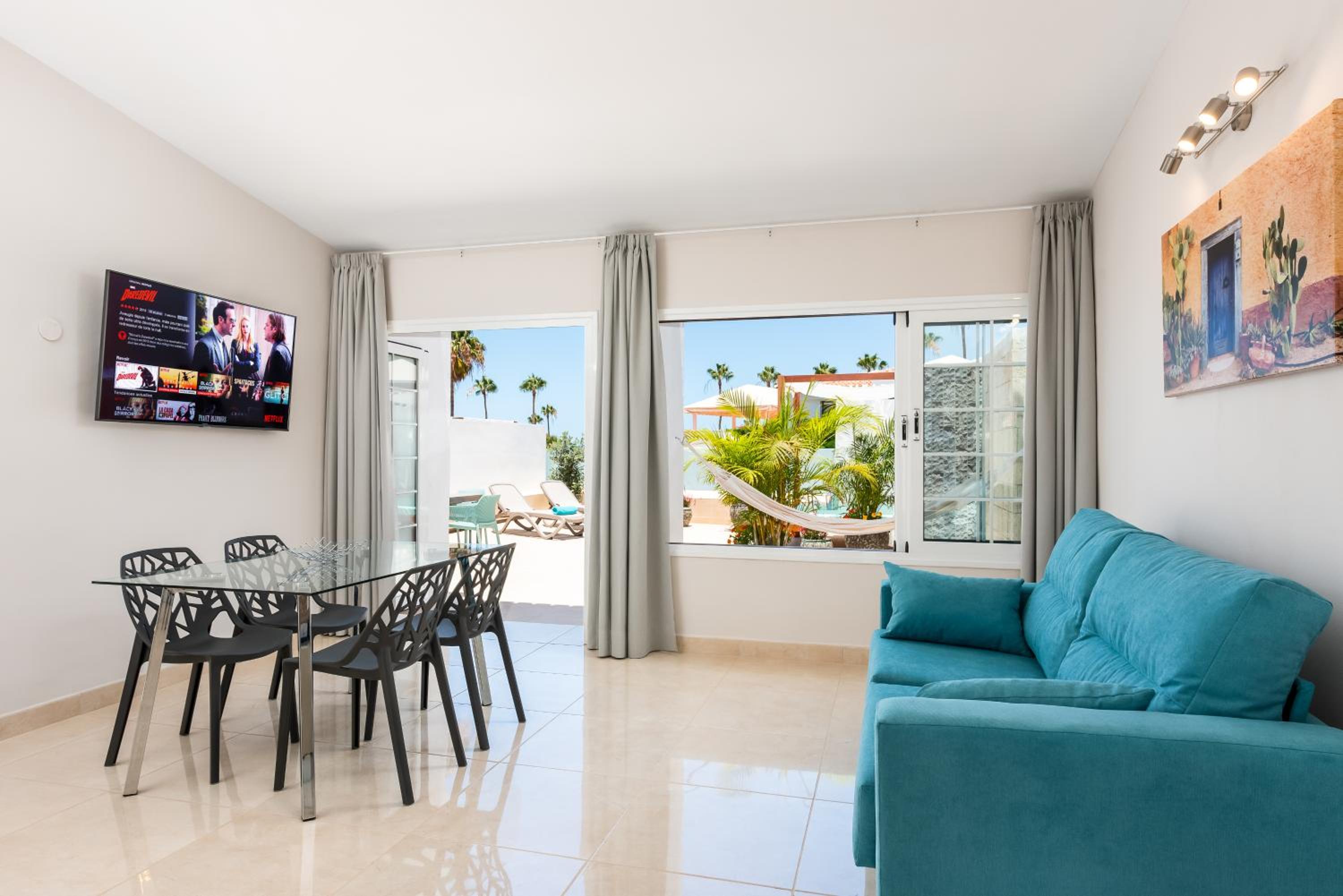 1 Bedroom Bungalow with Extra Large Chill out Terrace