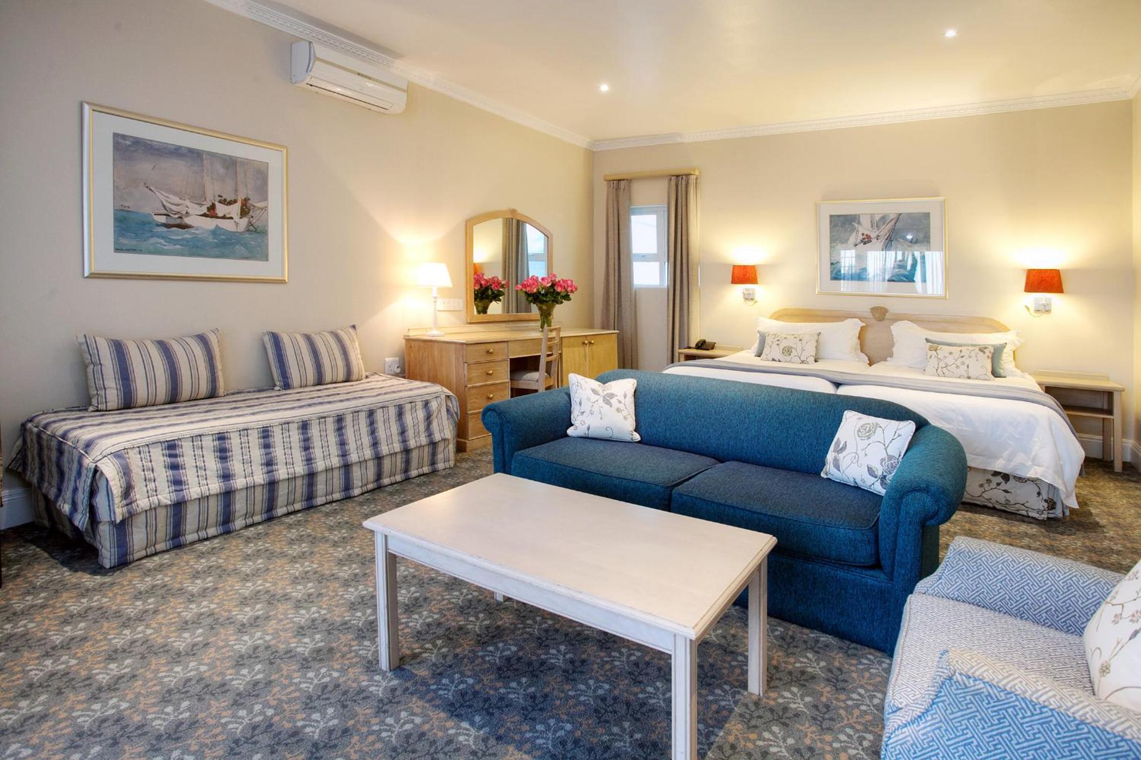 Executive Twin Room thumbnail 6