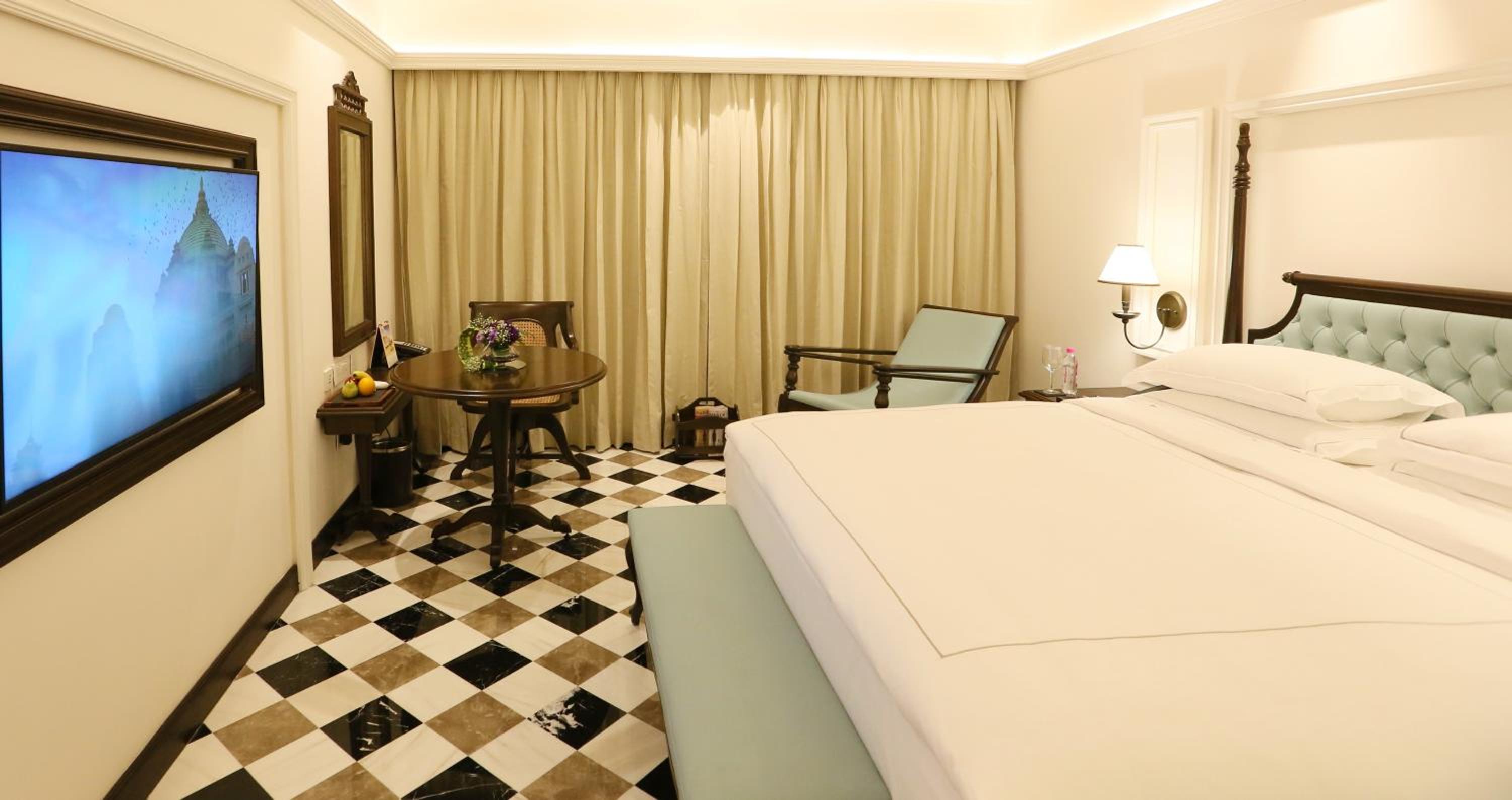 Luxury Room Various View  King Bed - Photo 5