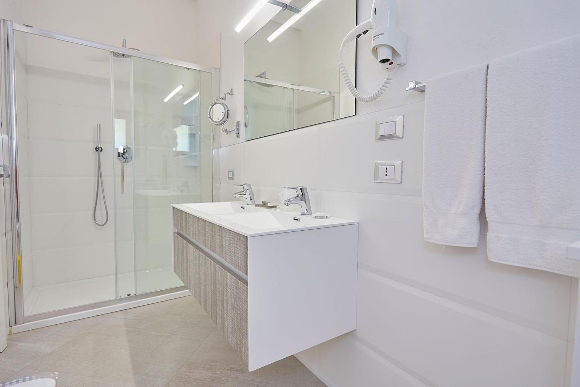 Luxury Quadruple Room photo 2