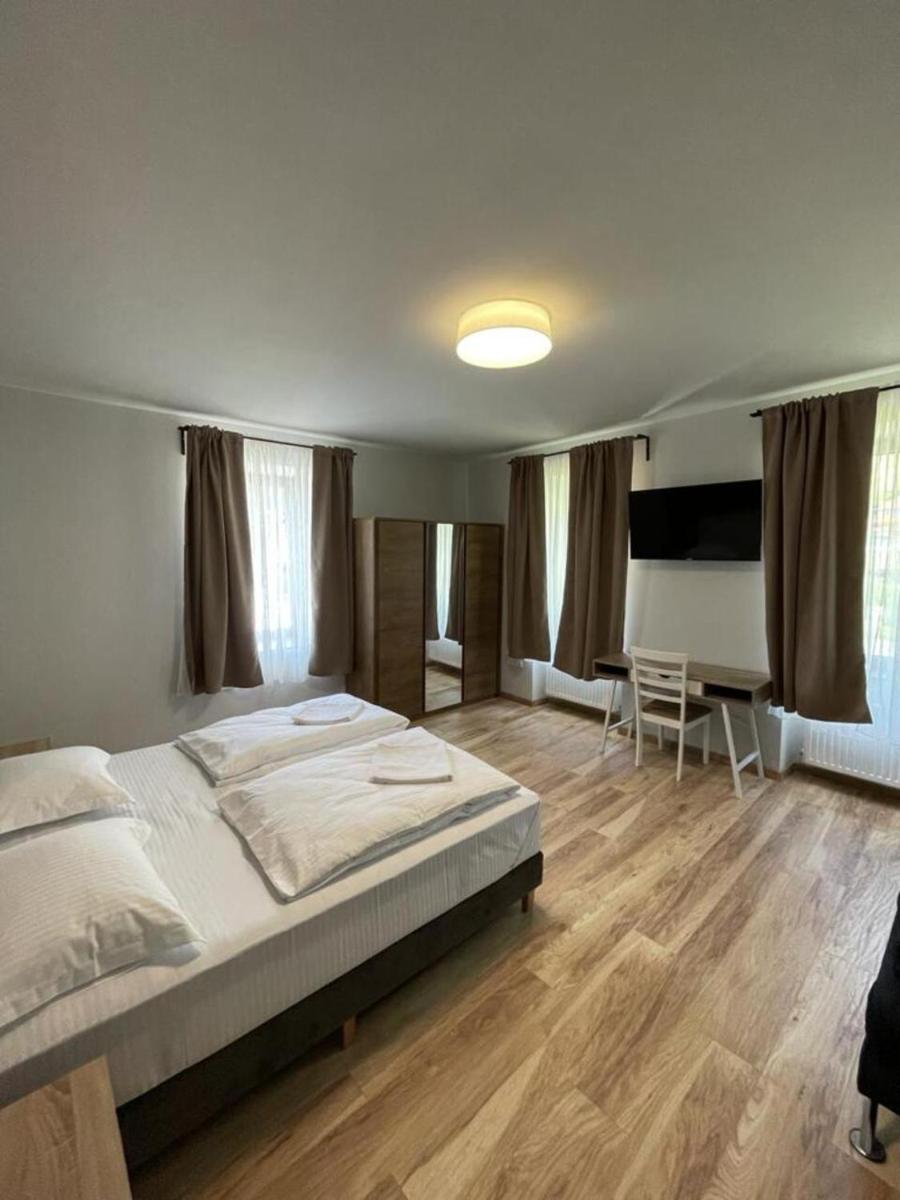 Deluxe Apartment photo 3