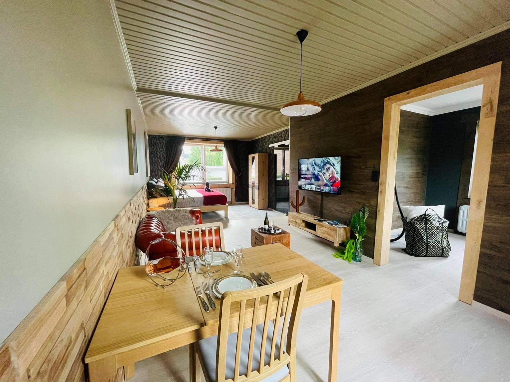 One-Bedroom Apartment - Photo 1