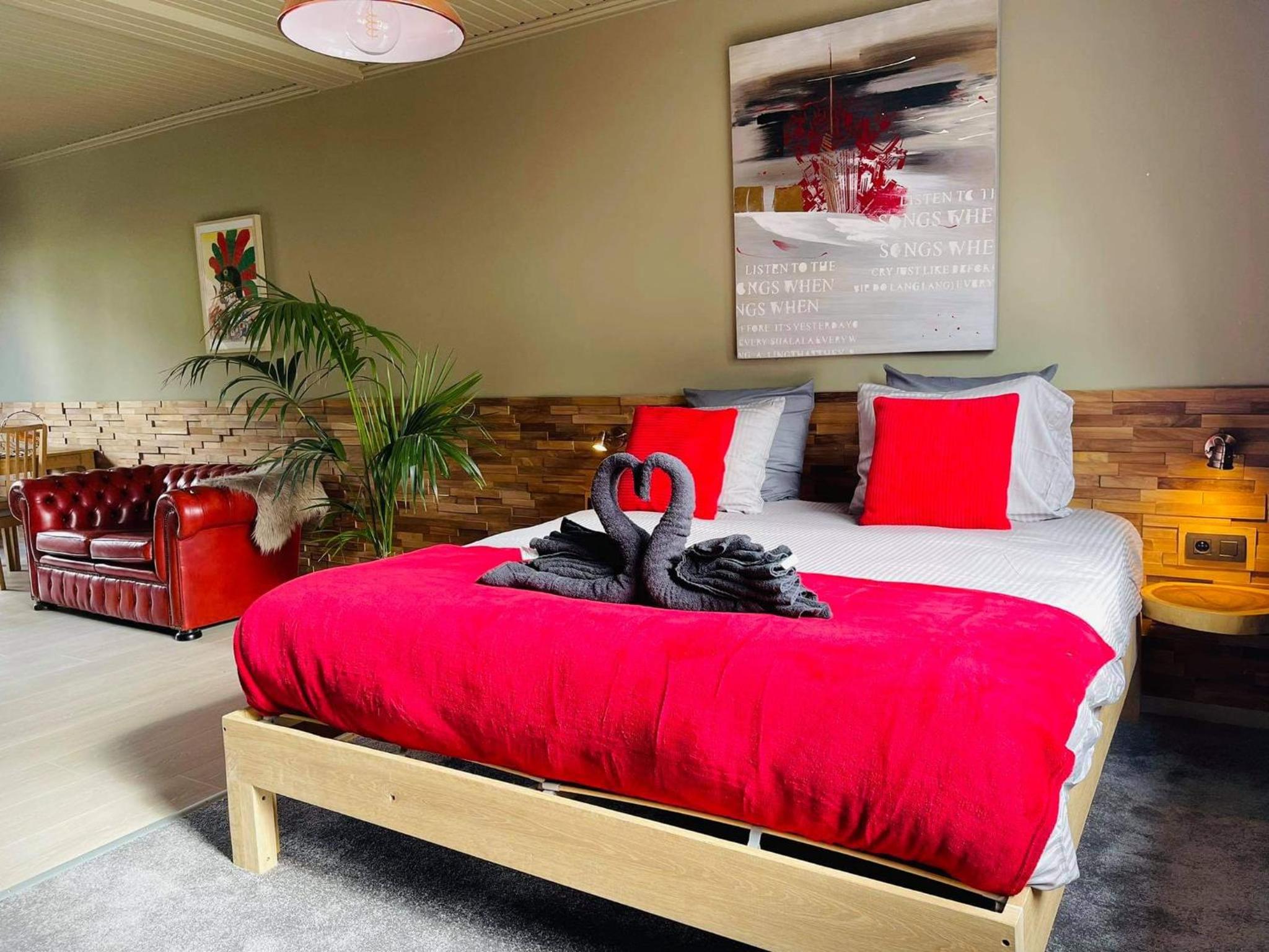 One-Bedroom Apartment - Photo 13