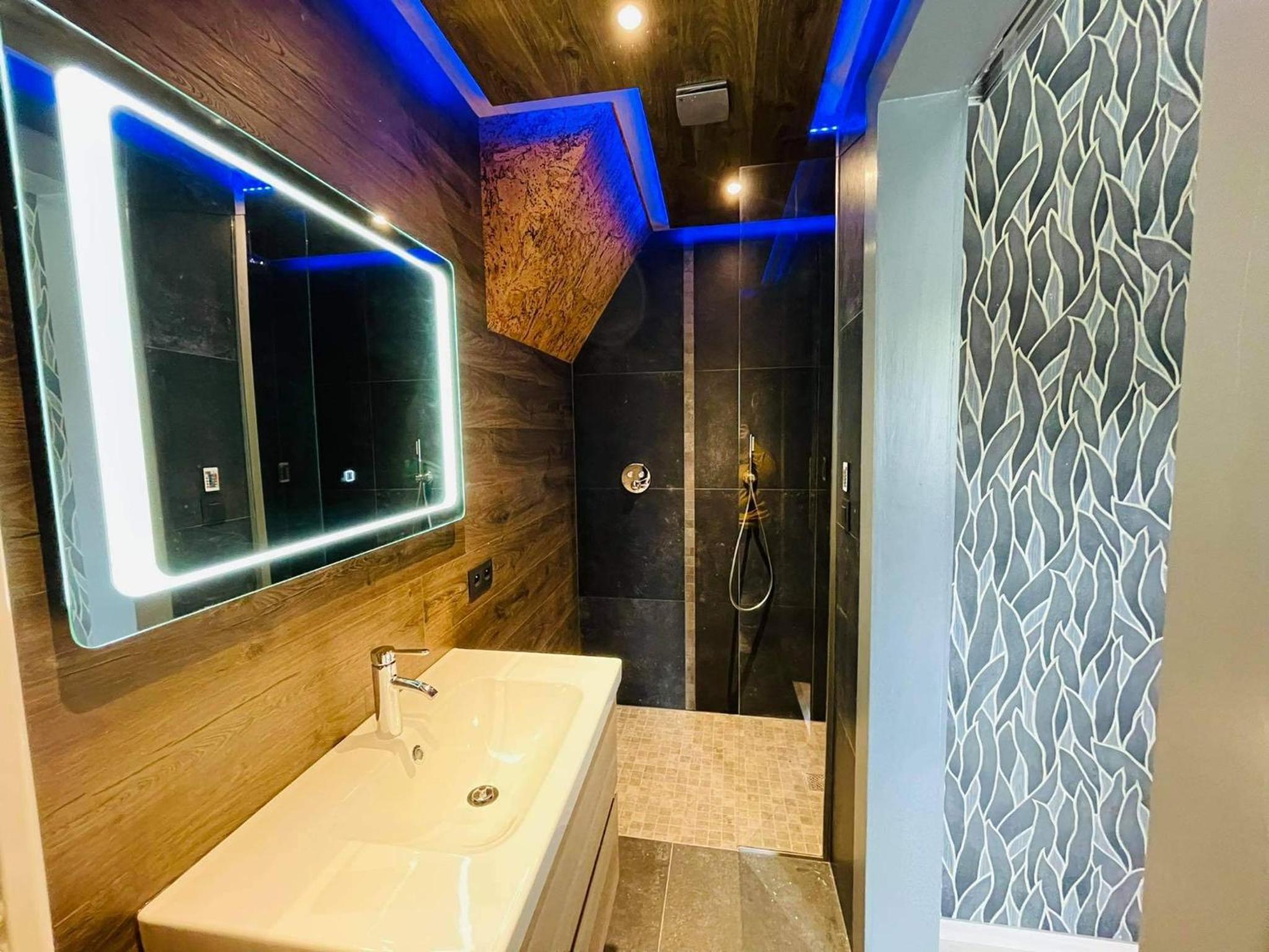 One-Bedroom Apartment - Photo 8