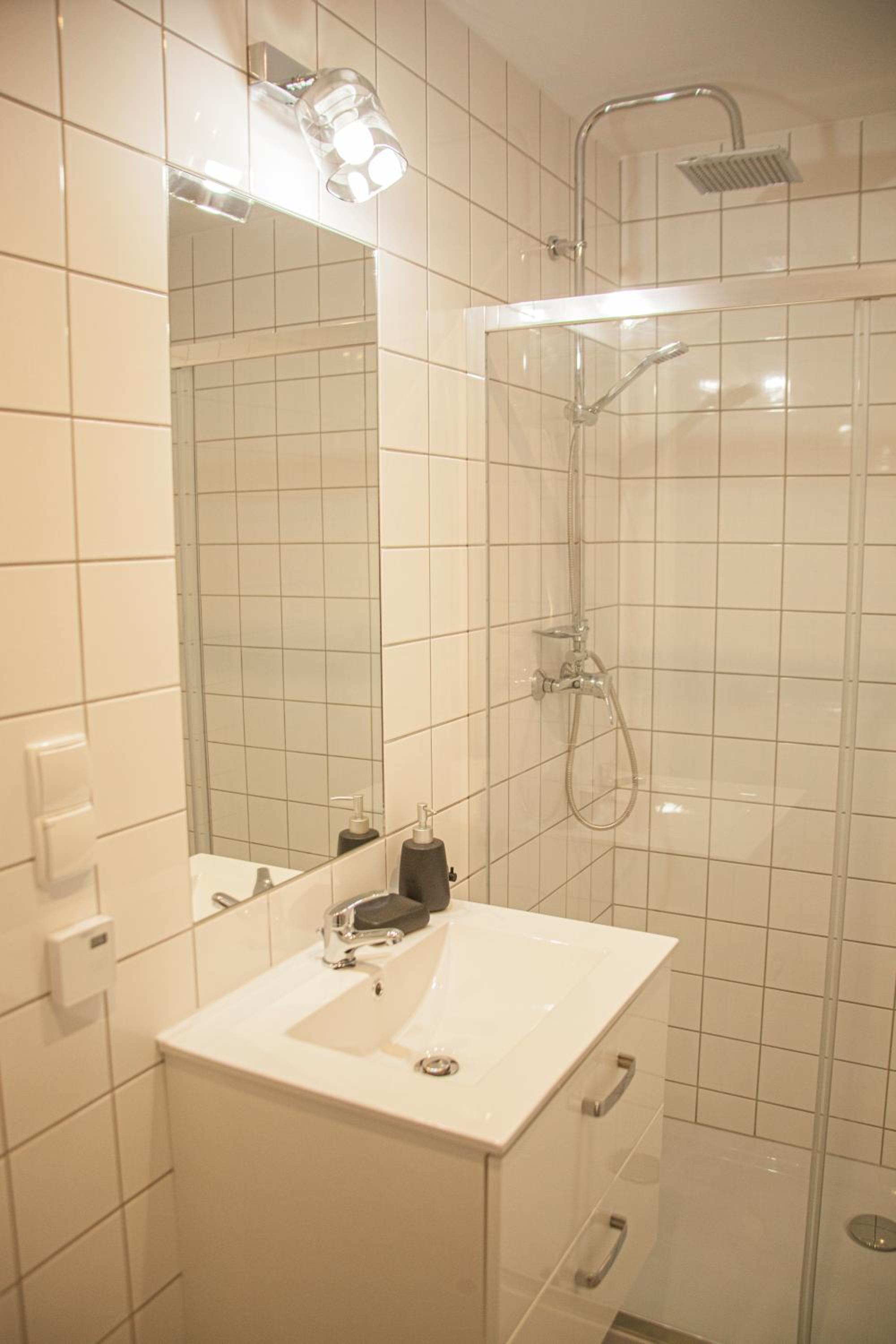 One-Bedroom Apartment - Photo 15