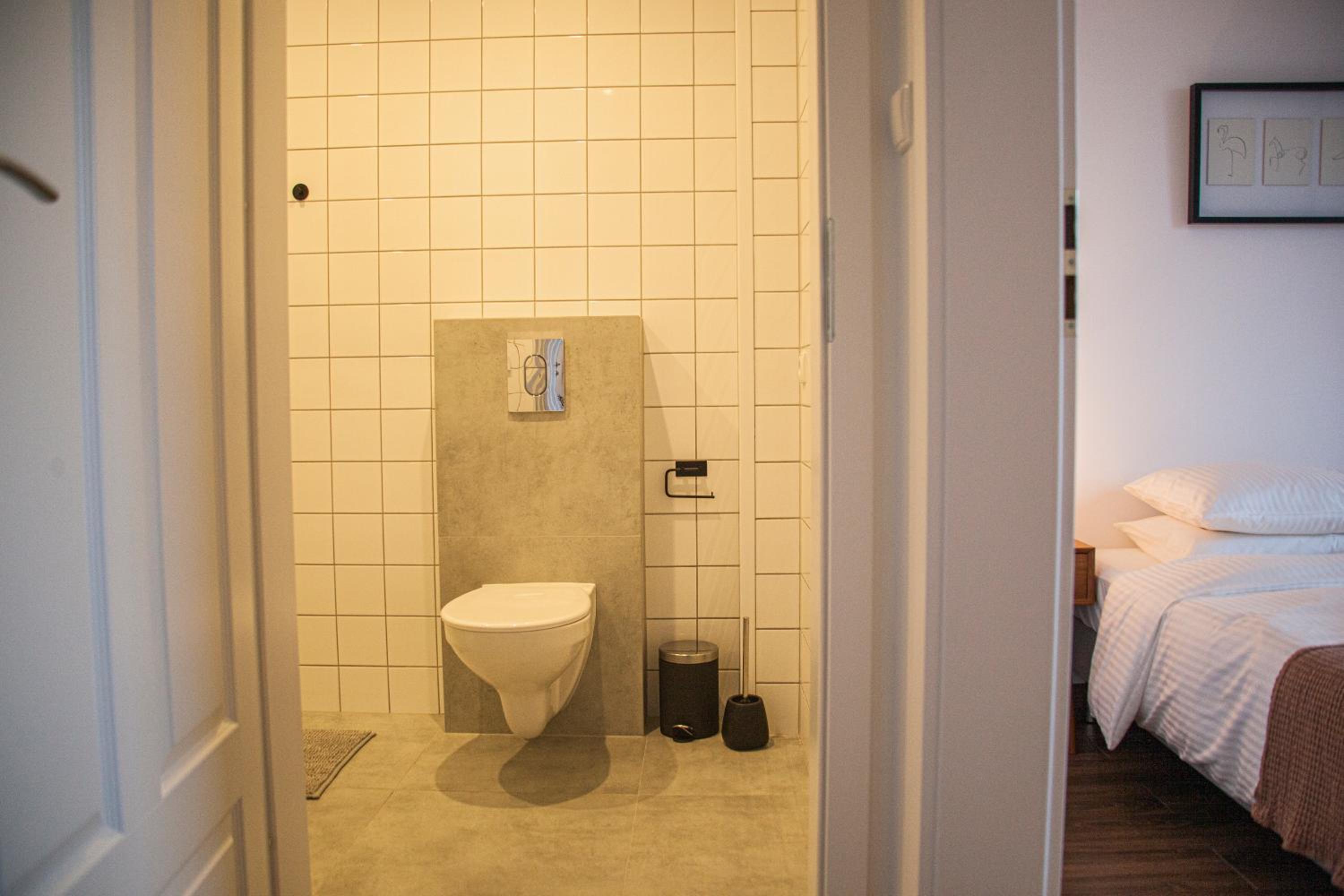 One-Bedroom Apartment - Photo 9