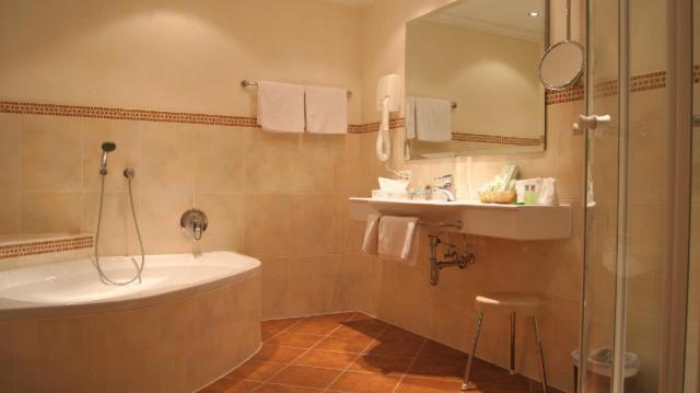 Double Room - Photo 7