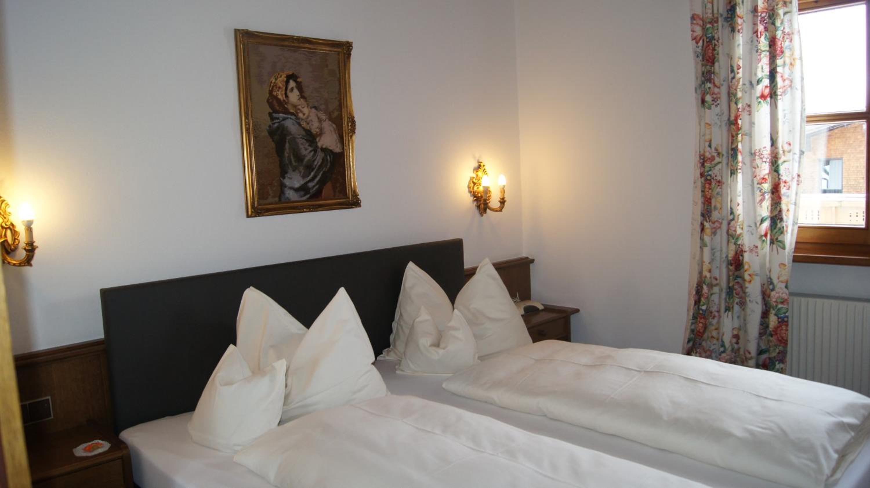 Suite - Photo 1