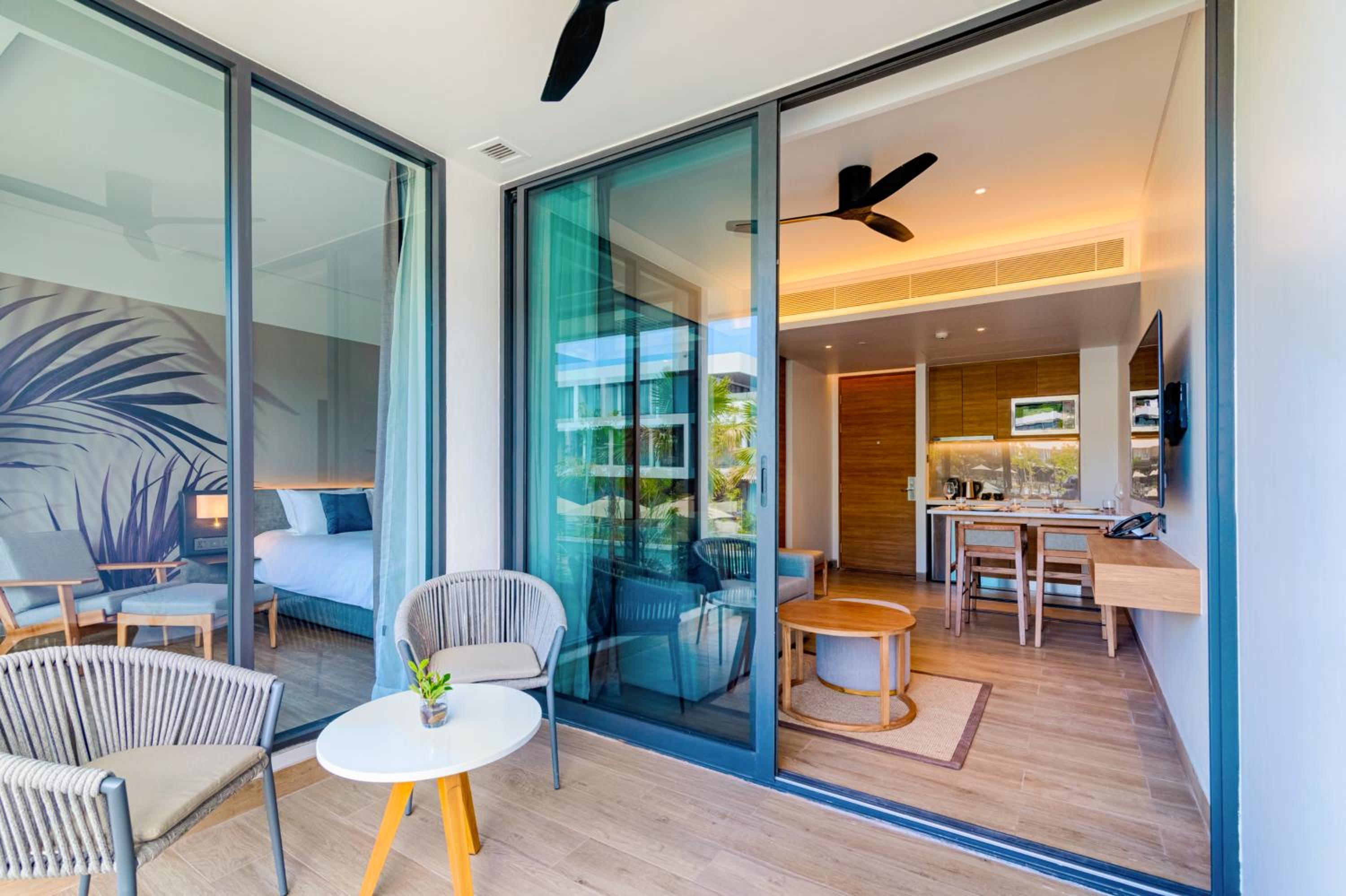 One-Bedroom Suite Garden View - Photo 7