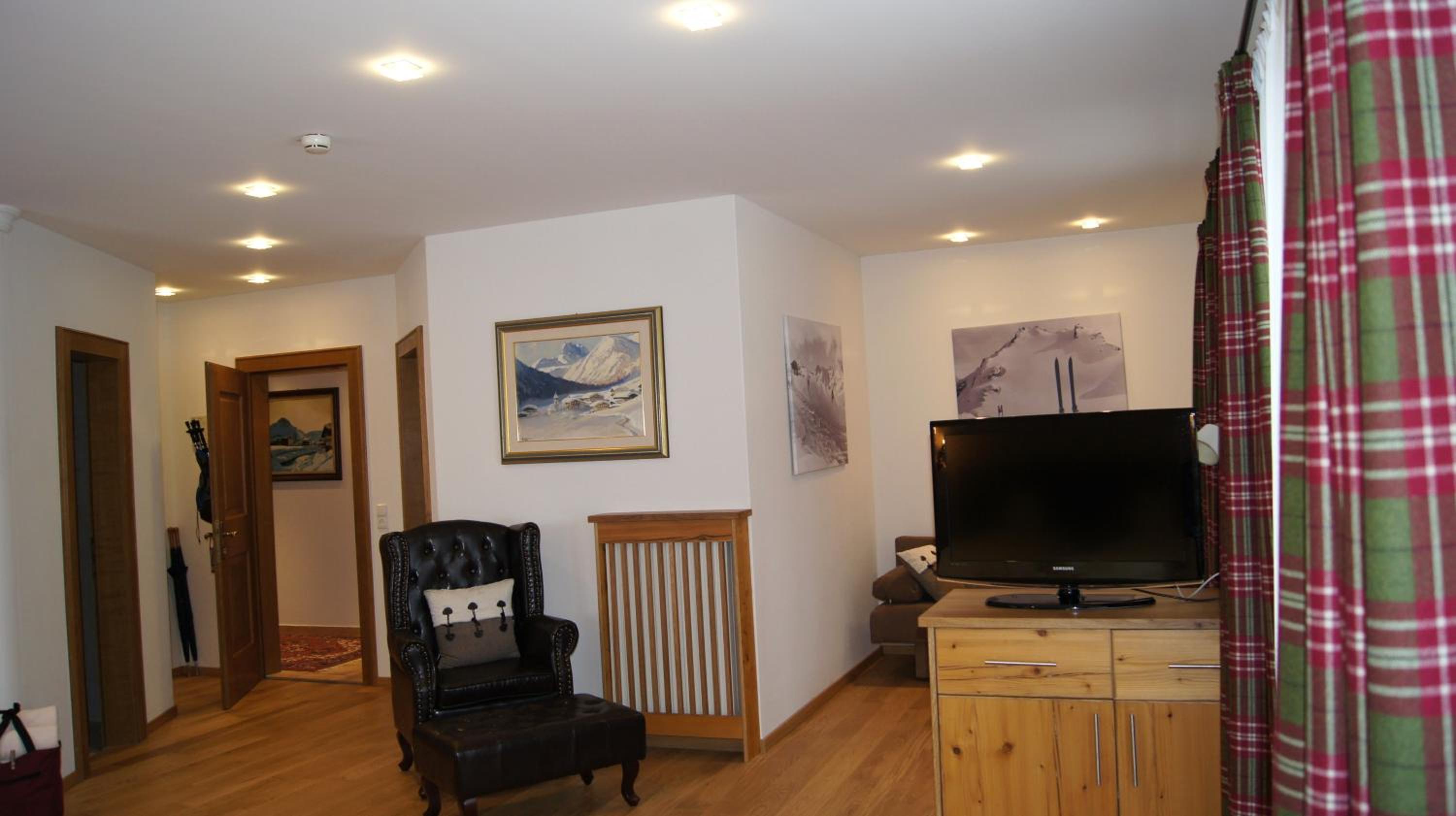 Suite - Photo 21