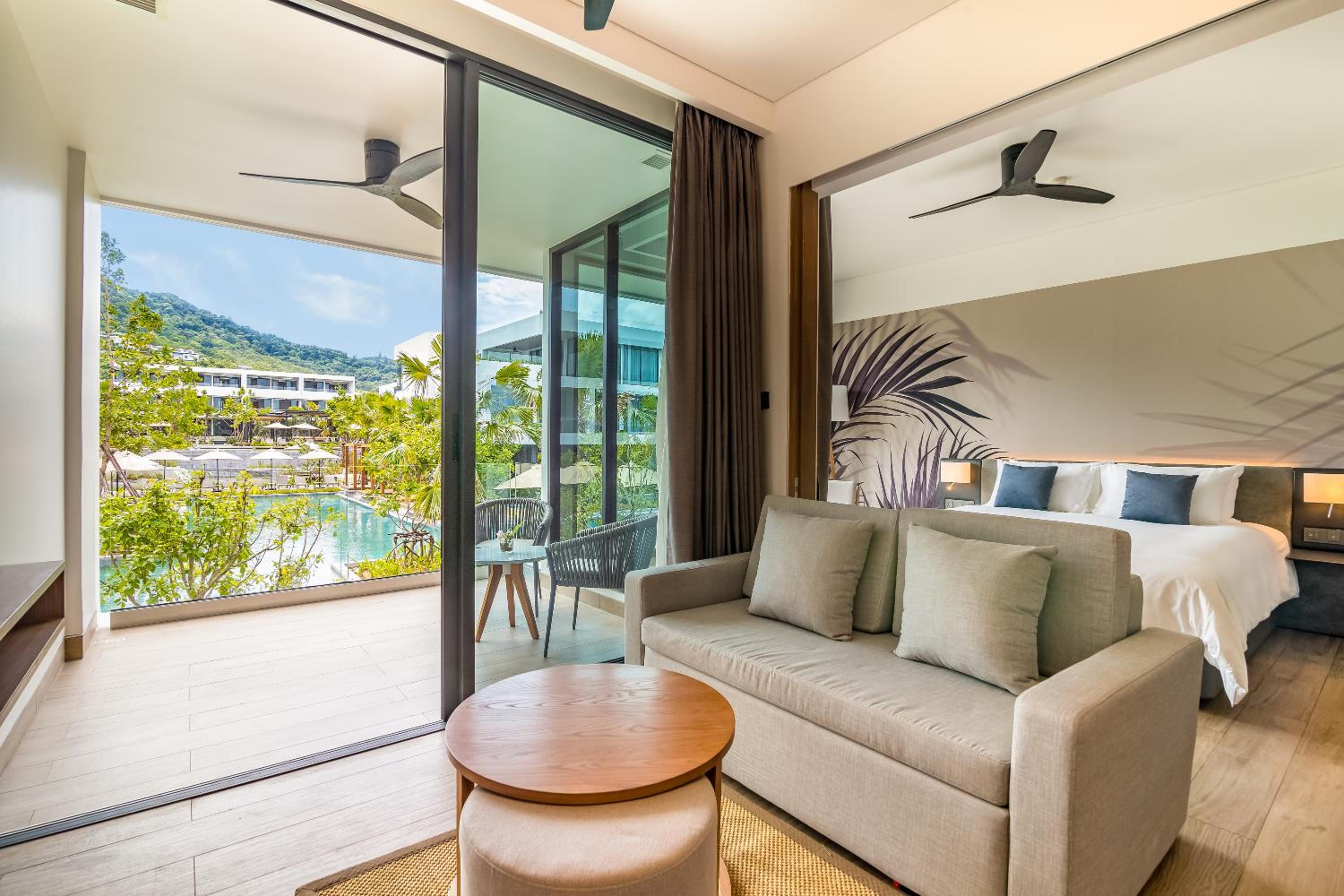 One-Bedroom Suite Pool View - Photo 2