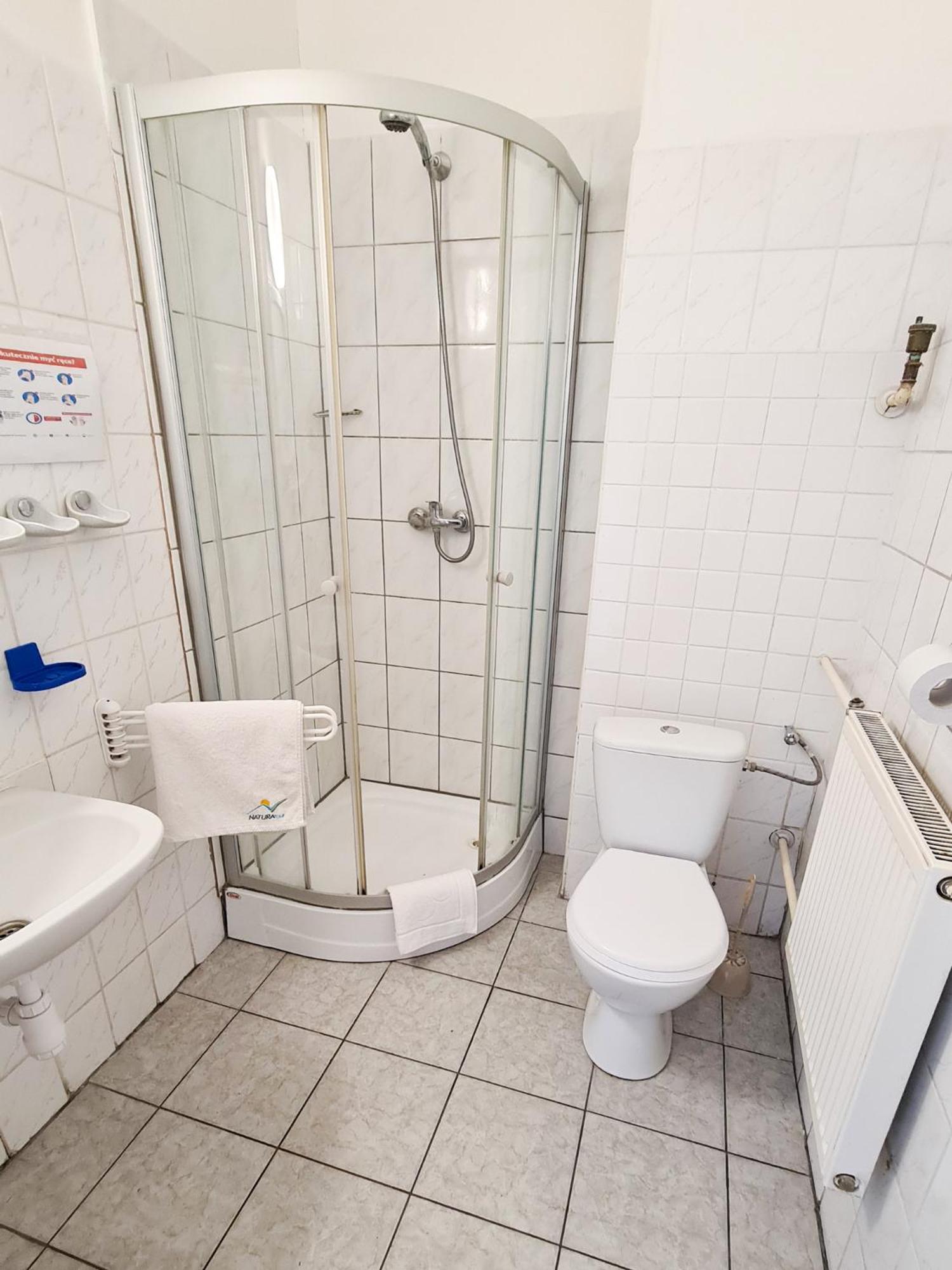 Double Room with Private Bathroom - Photo 4