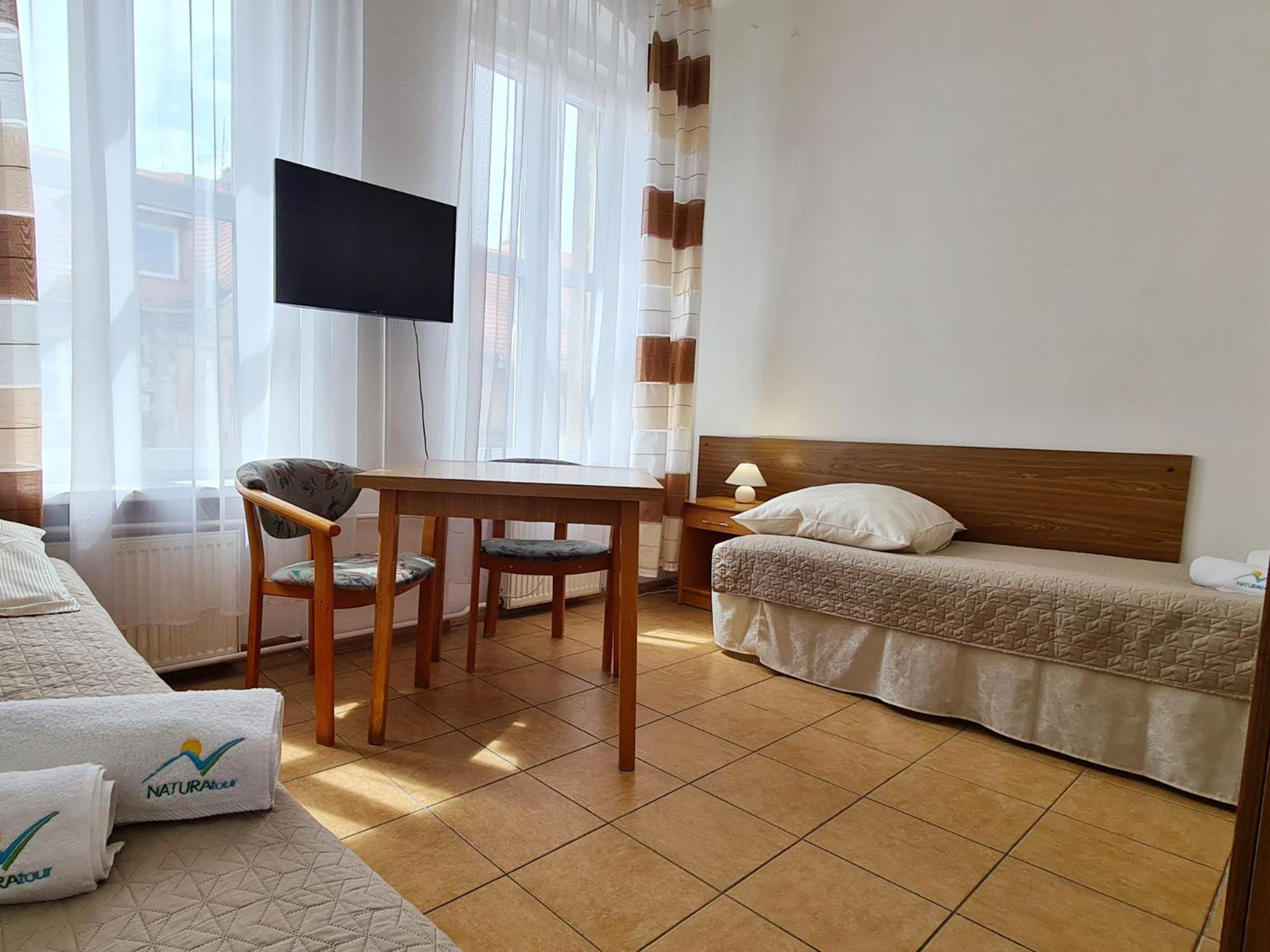 Triple Room with Bathroom - Photo 7